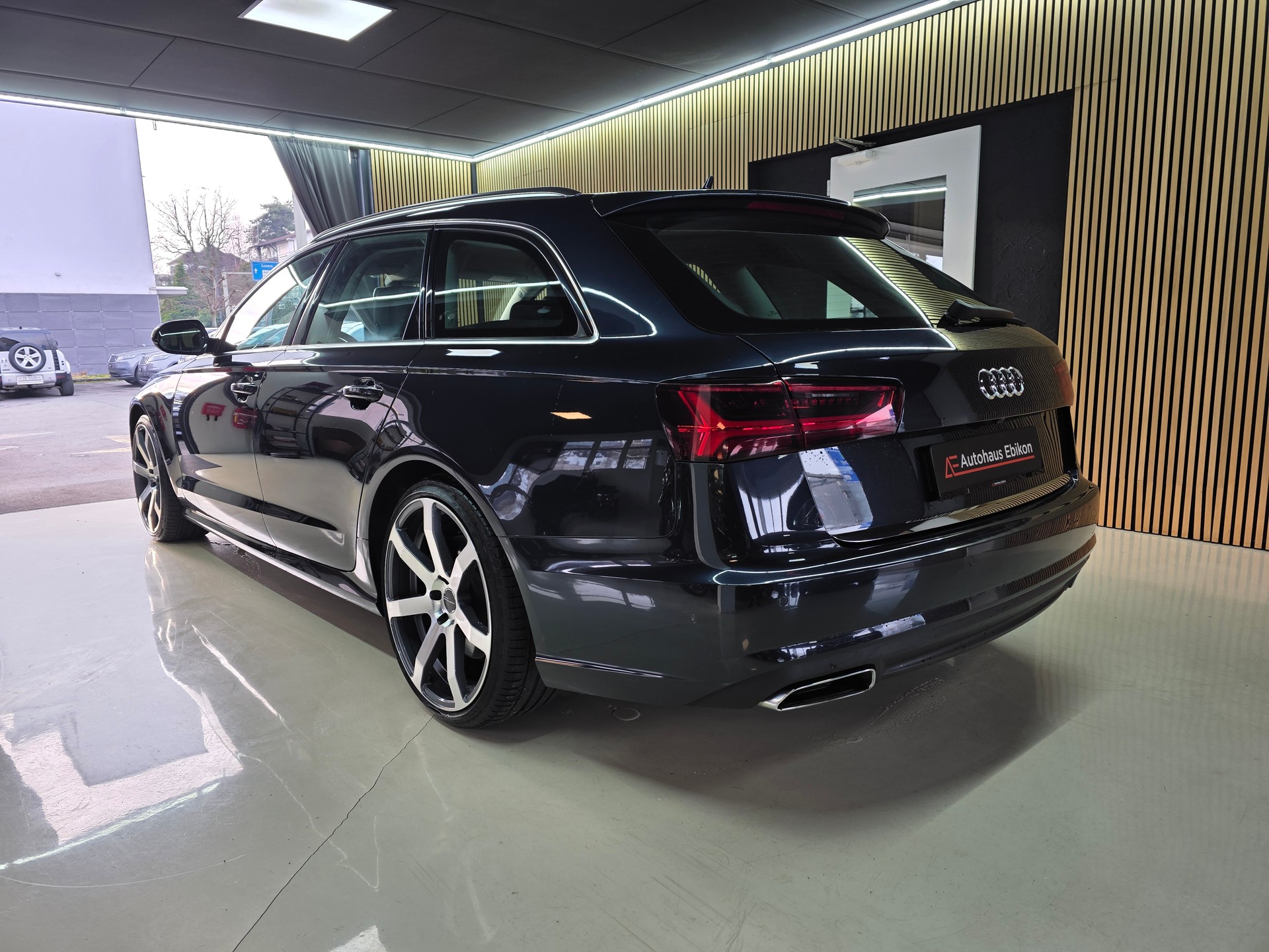 AUDI A6 Avant 3.0 TDI V6 quattro S-tronic Facelift-image-4