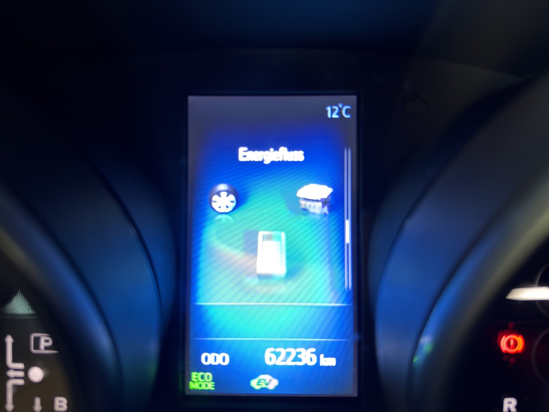 TOYOTA Auris 1.8 HSD Limited e-CVT*TOP ZUSTAND*TOP AUSSTATTUNG*-image-13