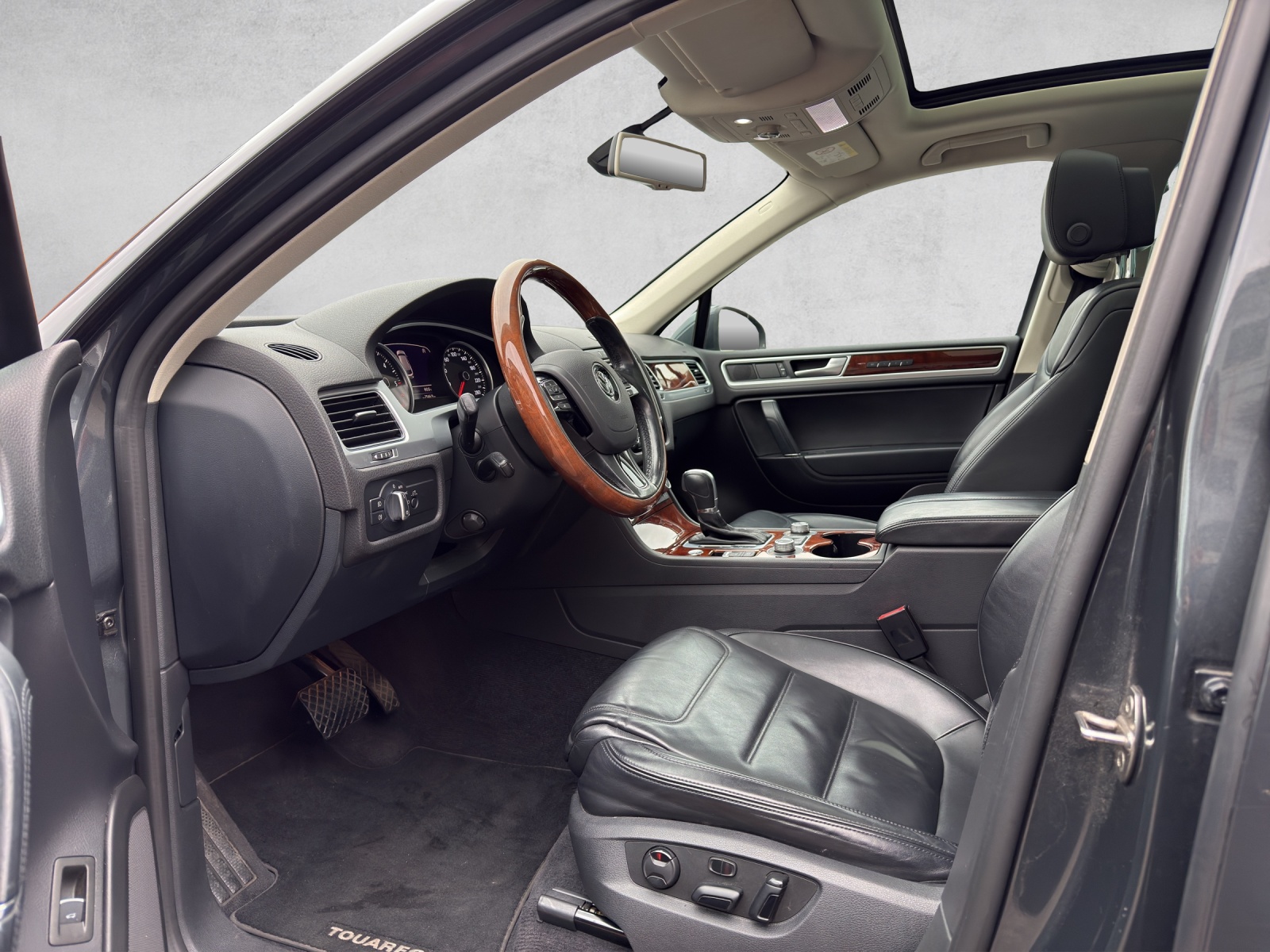 VW Touareg 3.0 TDI BlueMotion Technology Tiptronic-image-8