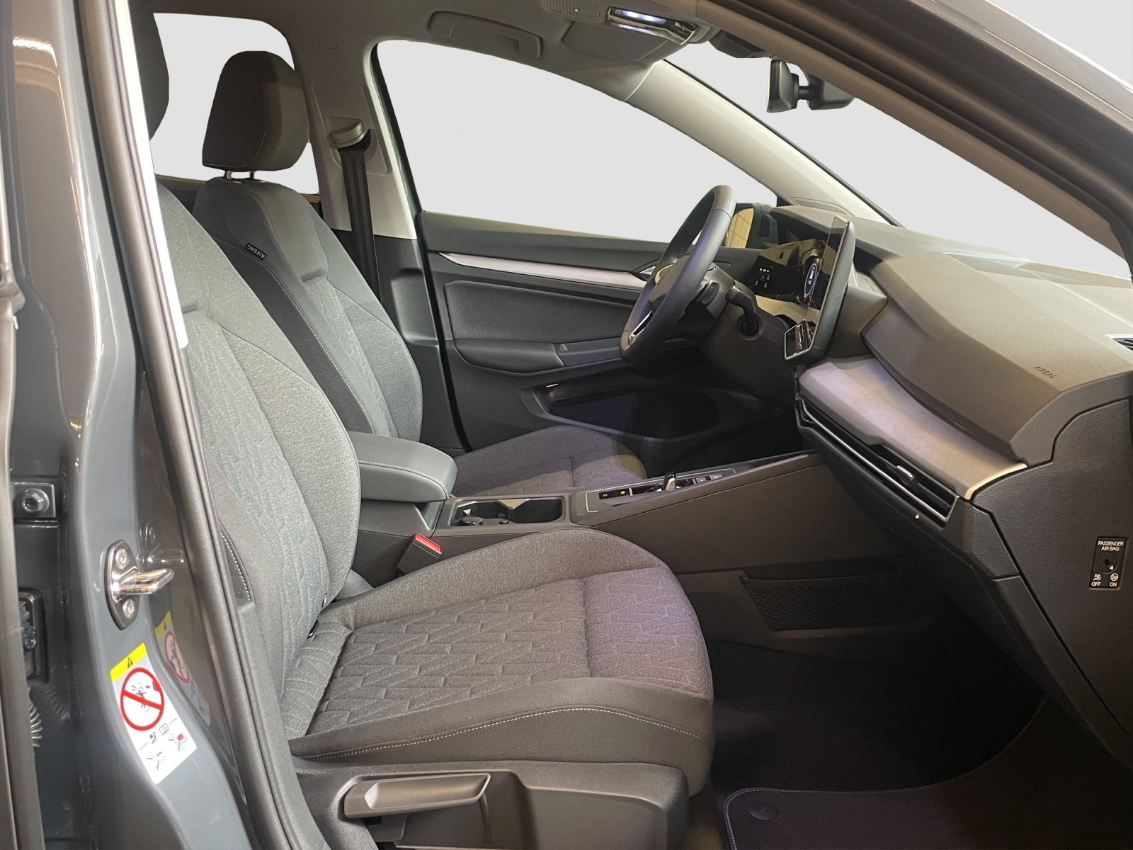 VW Golf 1.5 e TSI mHEV United DSG-image-13