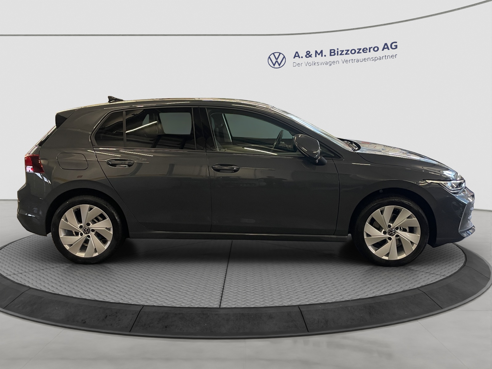 VW Golf 1.5 e TSI mHEV United DSG-image-5