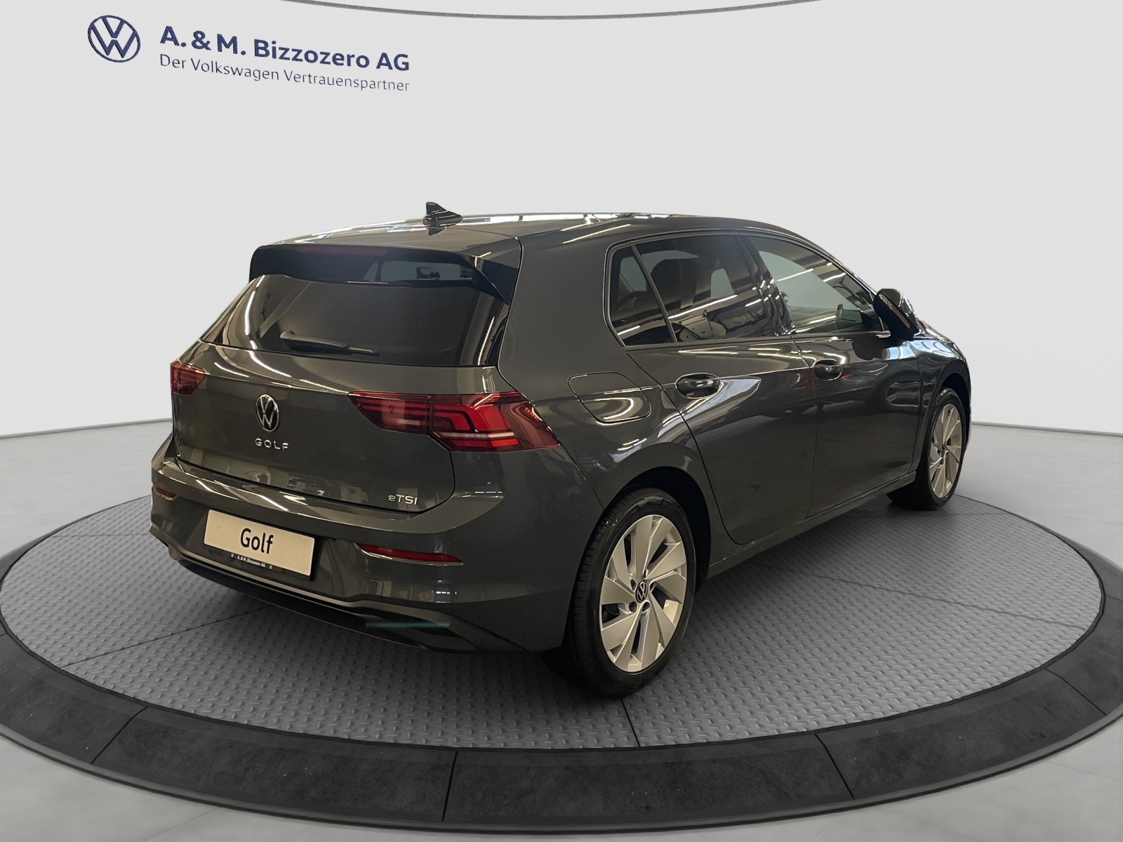 VW Golf 1.5 e TSI mHEV United DSG-image-4