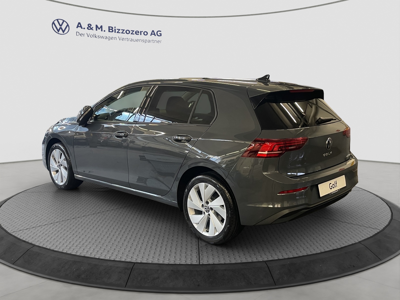 VW Golf 1.5 e TSI mHEV United DSG-image-2