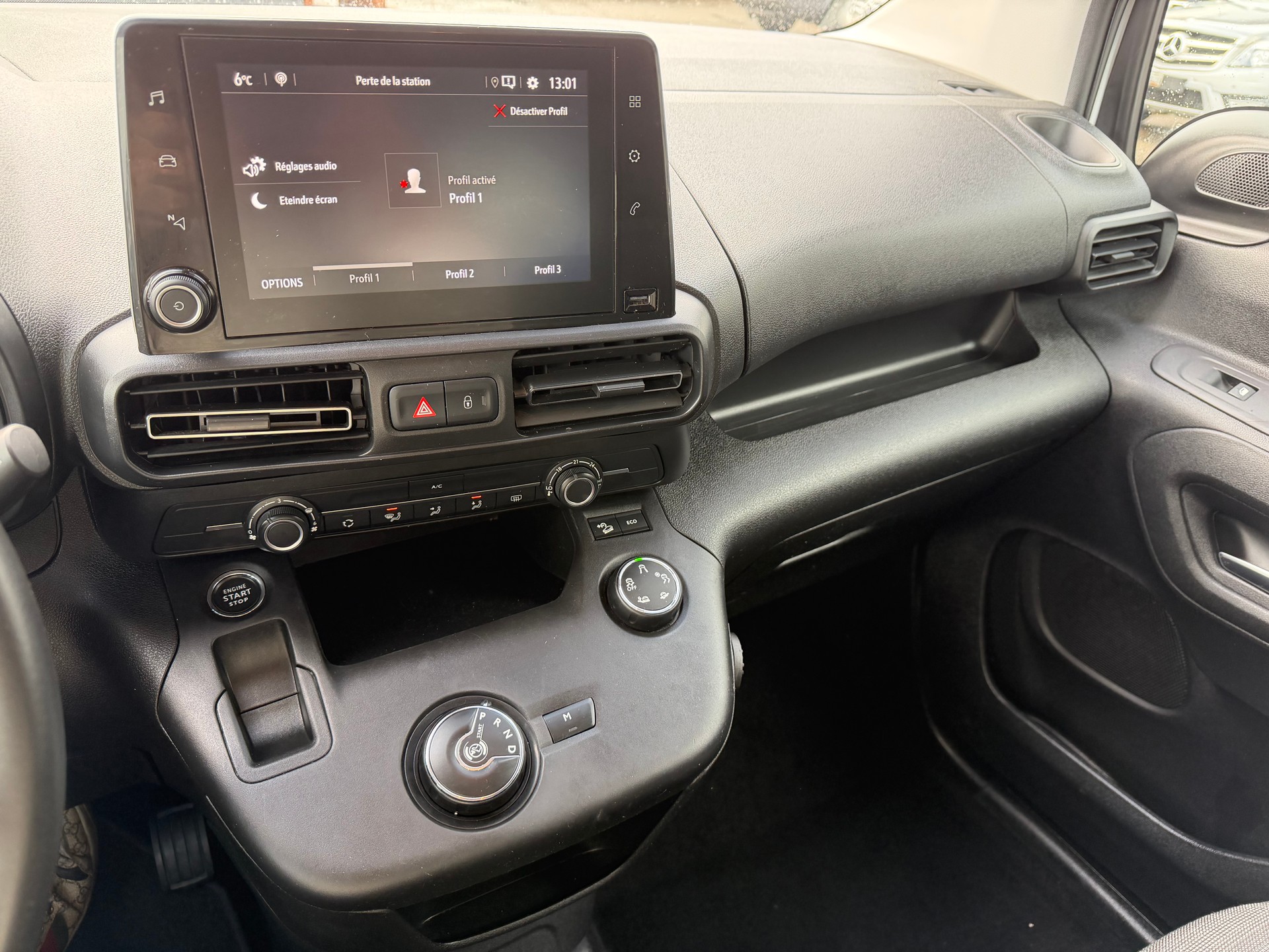 OPEL Combo Life 1.2 Essentia Automat-image-11
