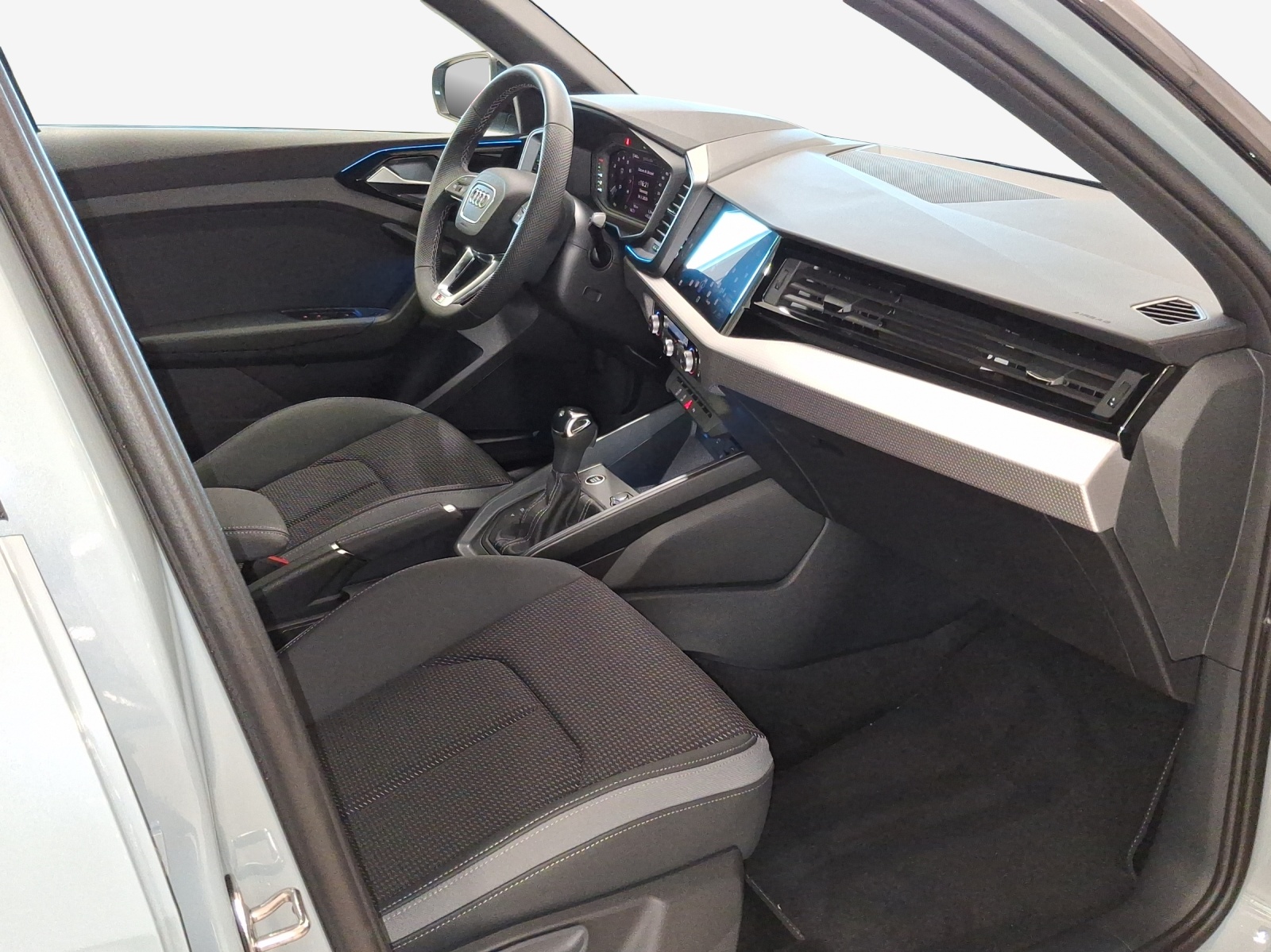 AUDI A1 Sportback 35 TFSI S Line S-tronic-image-13