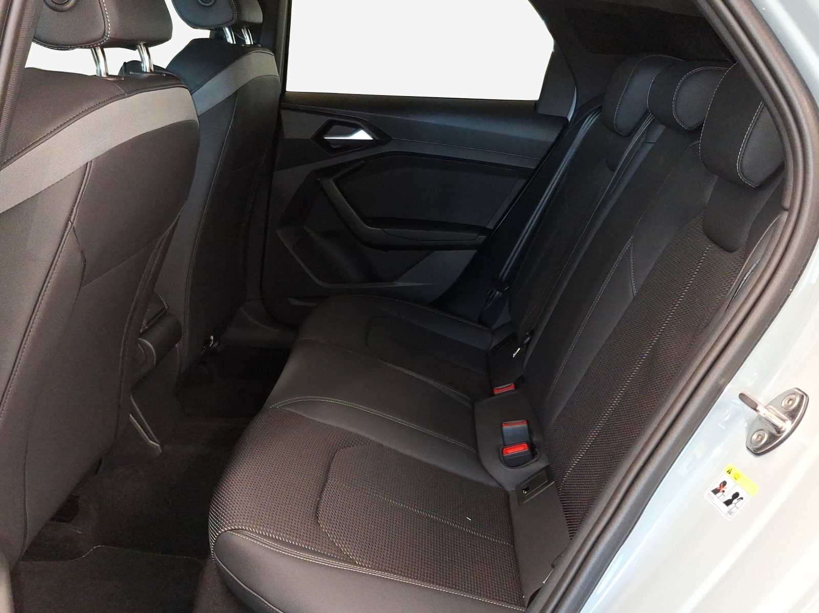 AUDI A1 Sportback 35 TFSI S Line S-tronic-image-11