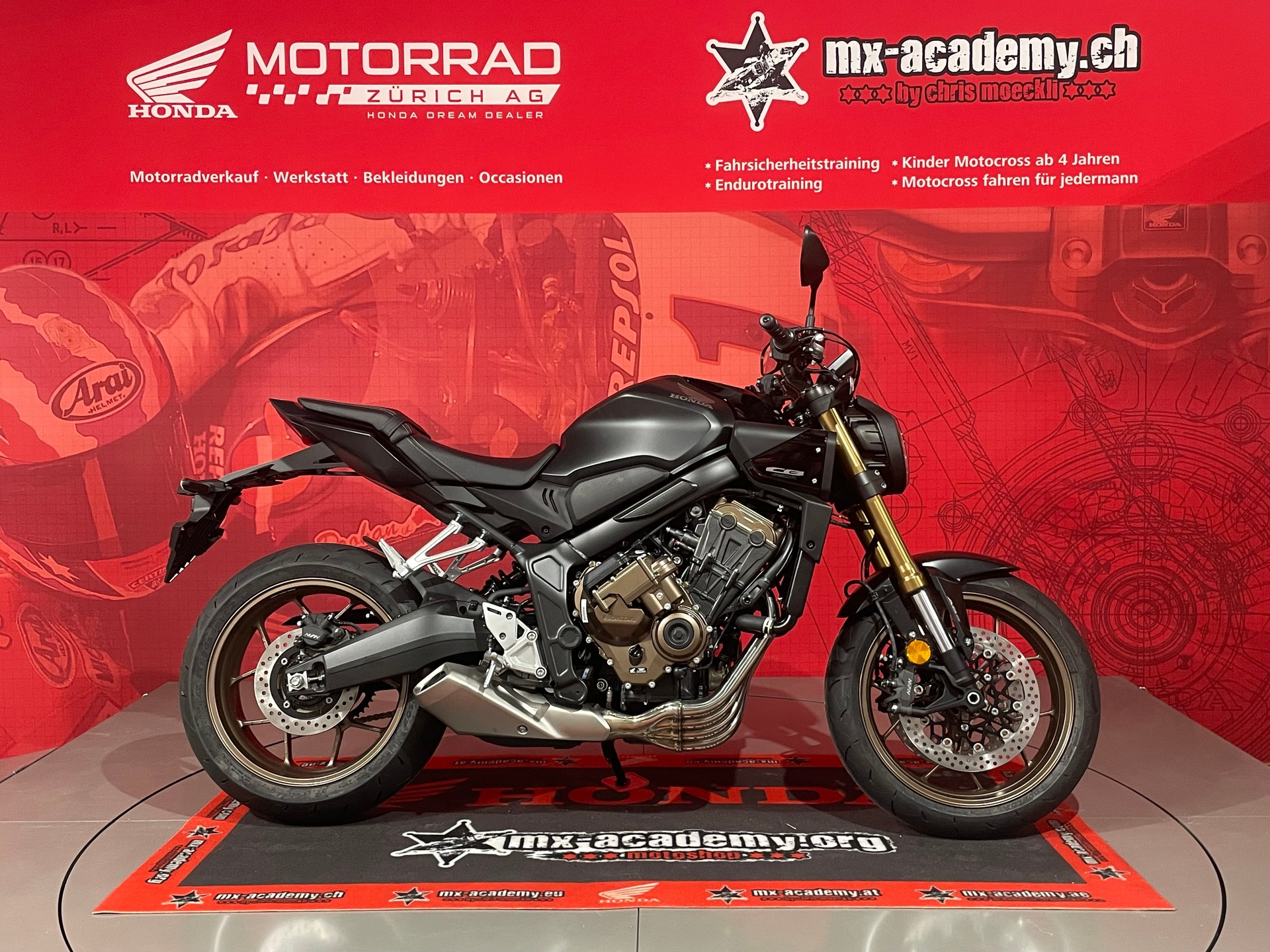 HONDA CB650R E-Clutch**Modell 2026**Neufahrzeug***Matte Gunpowder Black Metallic*