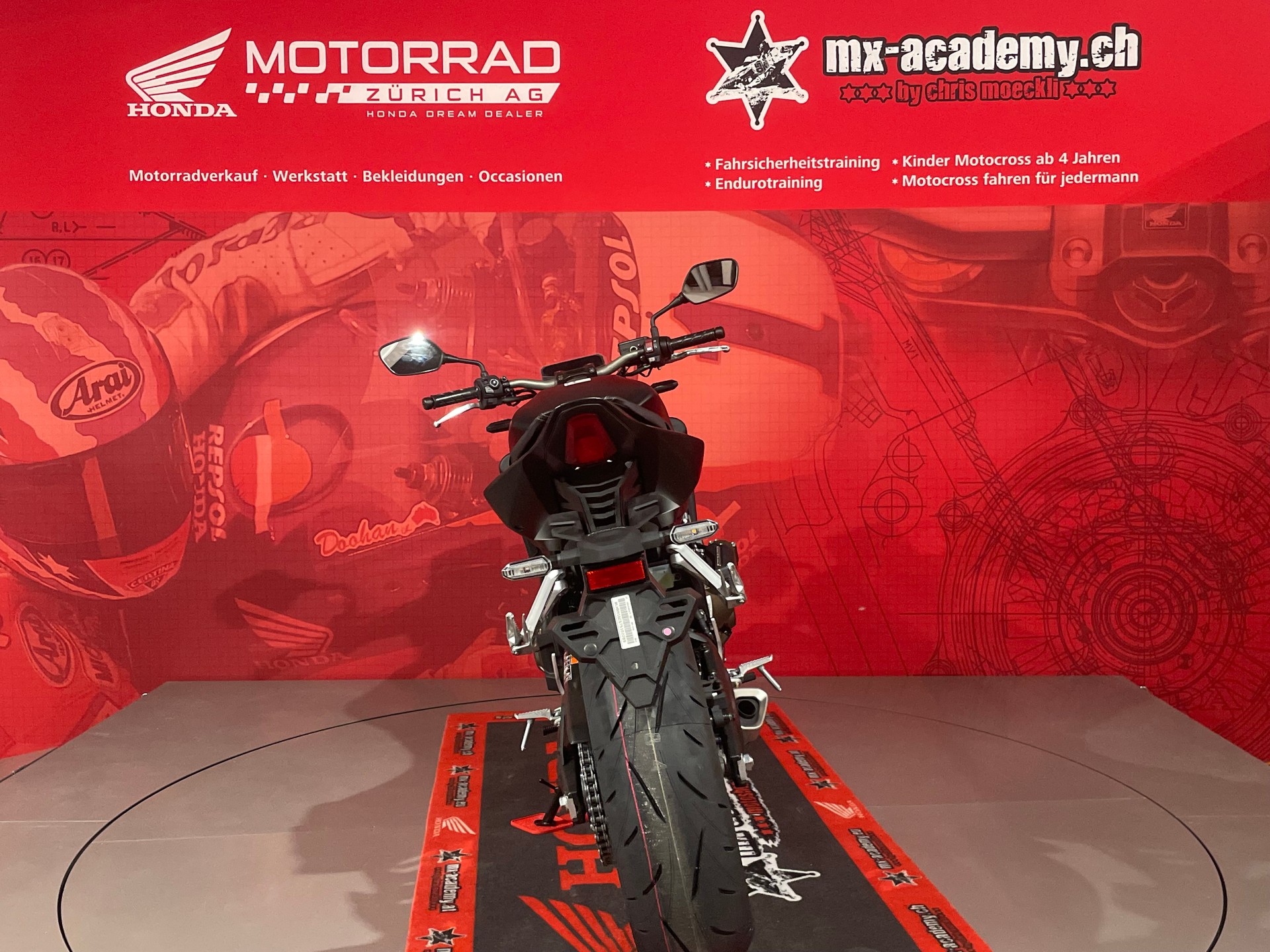 HONDA CB650R E-Clutch**Modell 2026**Neufahrzeug***Matte Gunpowder Black Metallic*-image-6