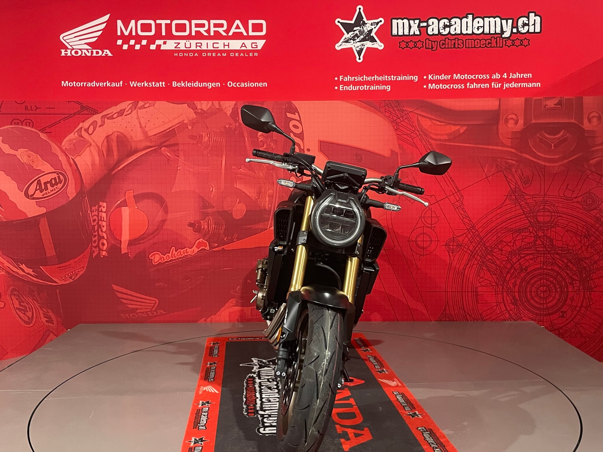 HONDA CB650R E-Clutch**Modell 2026**Neufahrzeug***Matte Gunpowder Black Metallic*-showroom-element-2