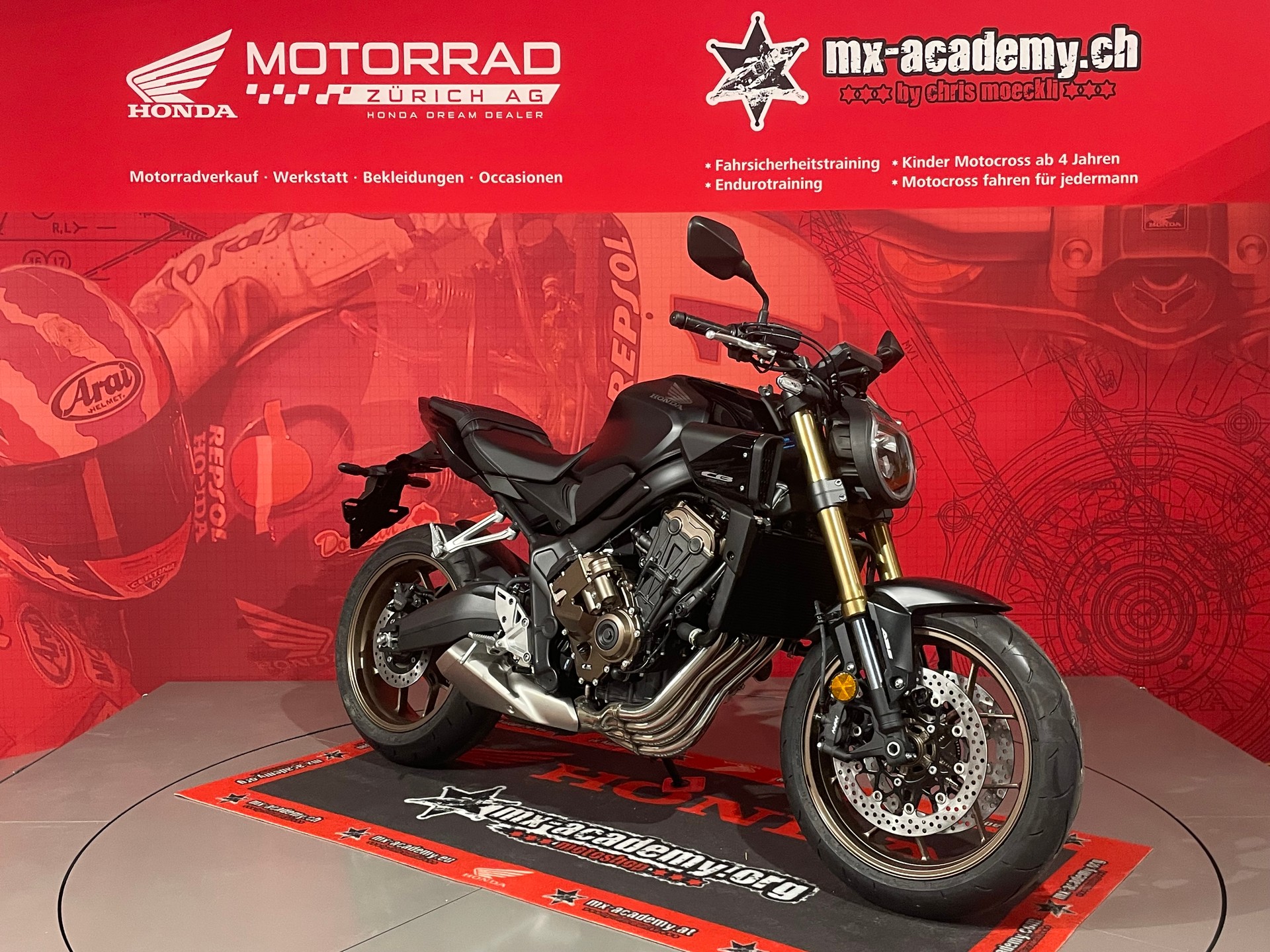 HONDA CB650R E-Clutch**Modell 2026**Neufahrzeug***Matte Gunpowder Black Metallic*-showroom-element-1