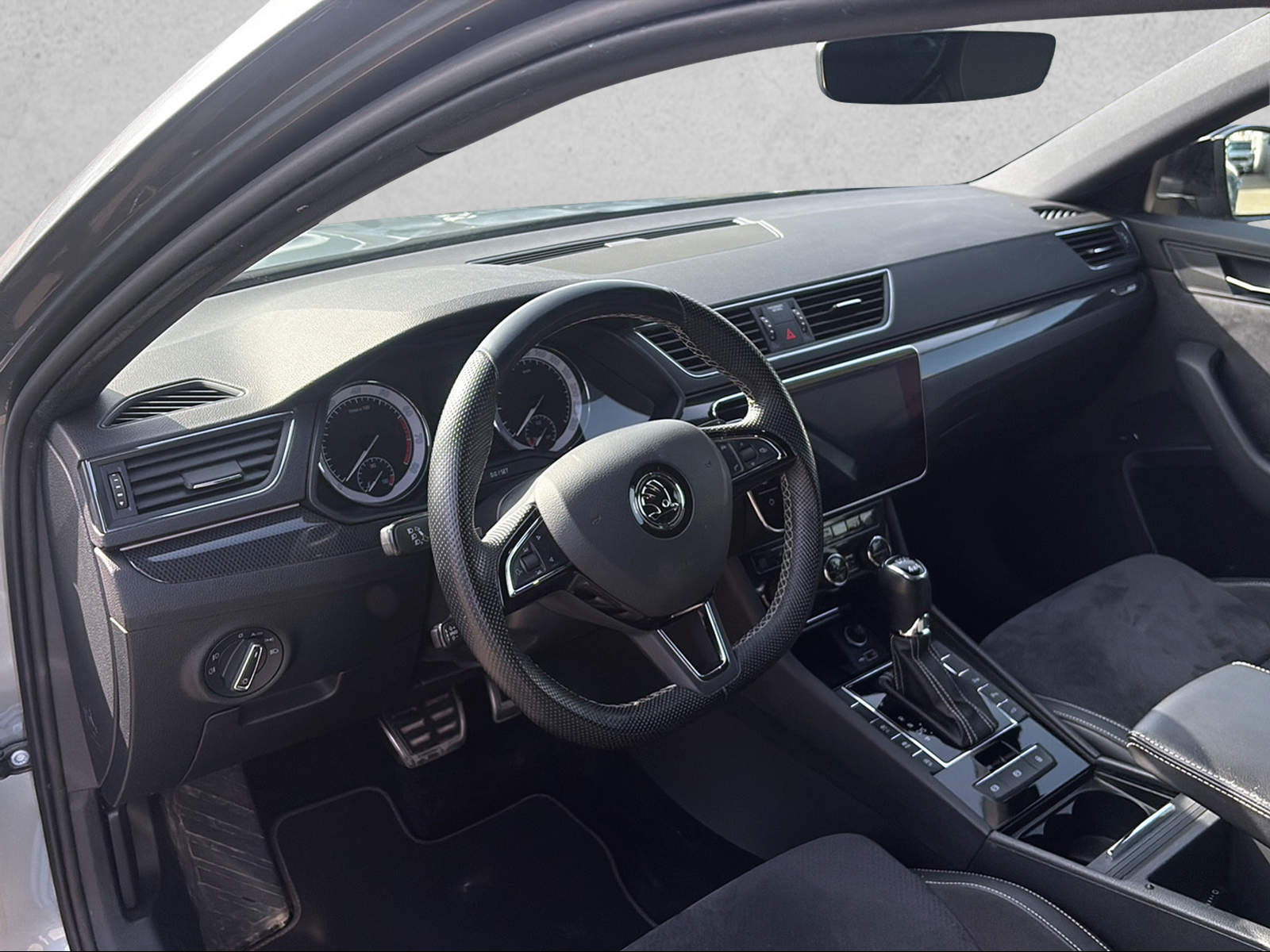 SKODA Superb Combi 2.0 TSI SportLine+ DSG 4x4-image-5
