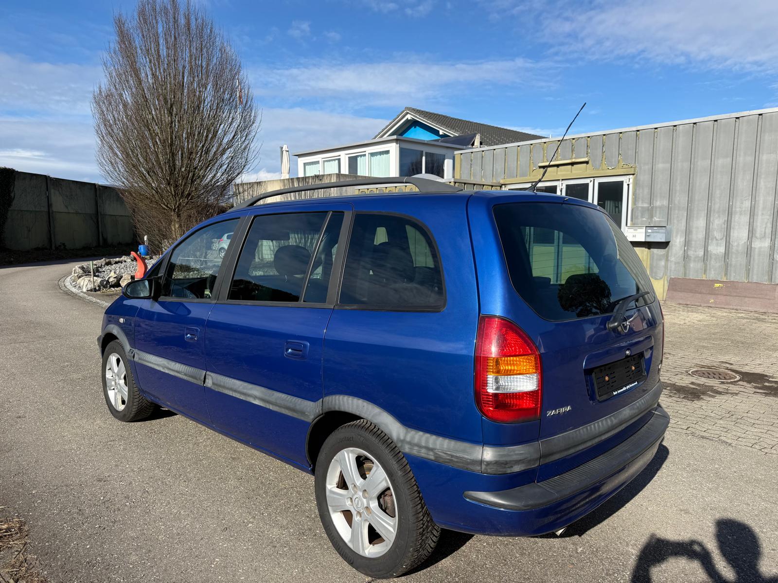 OPEL Zafira 1.8i 16V Club-image-7