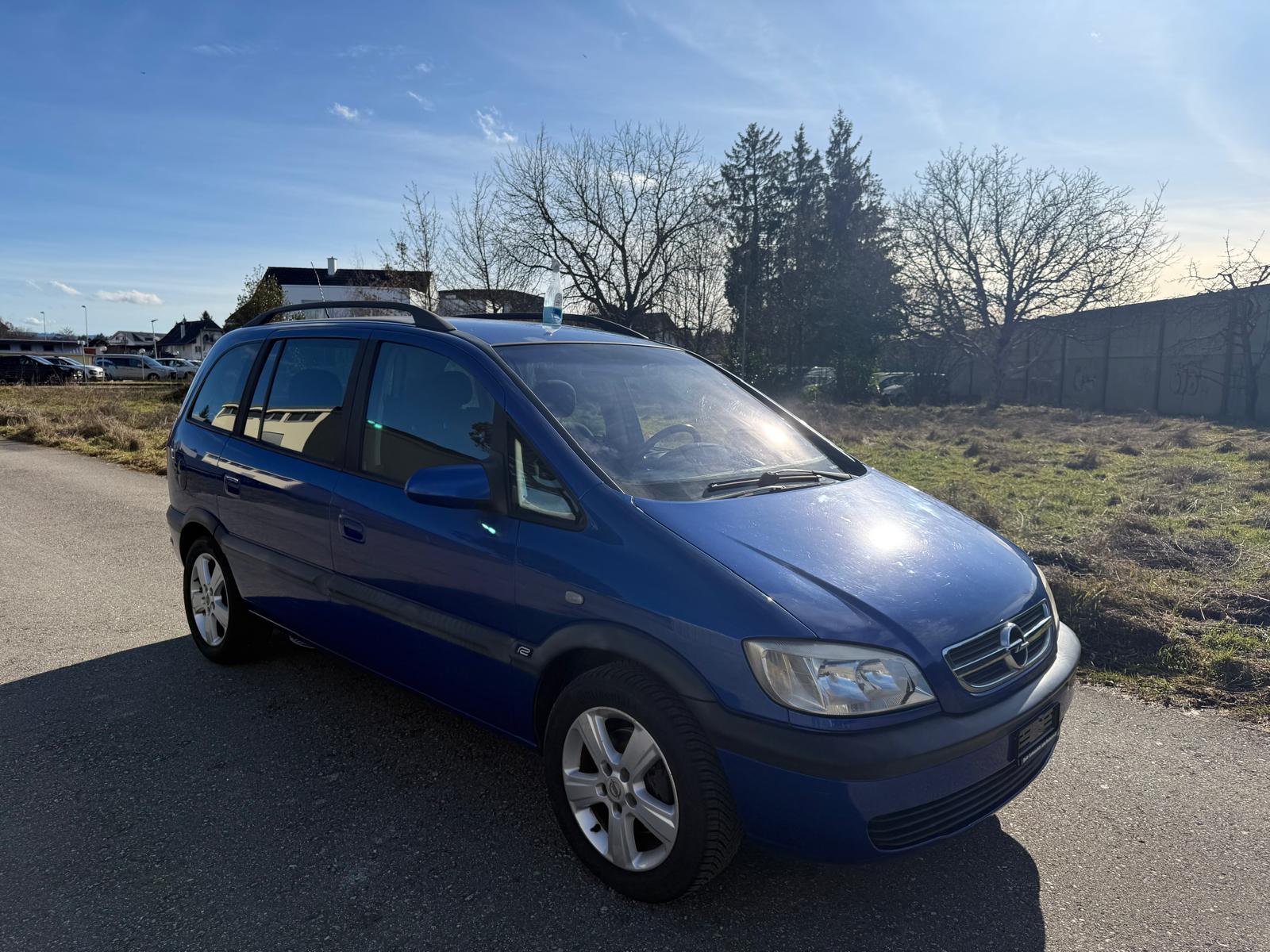 OPEL Zafira 1.8i 16V Club-image-0
