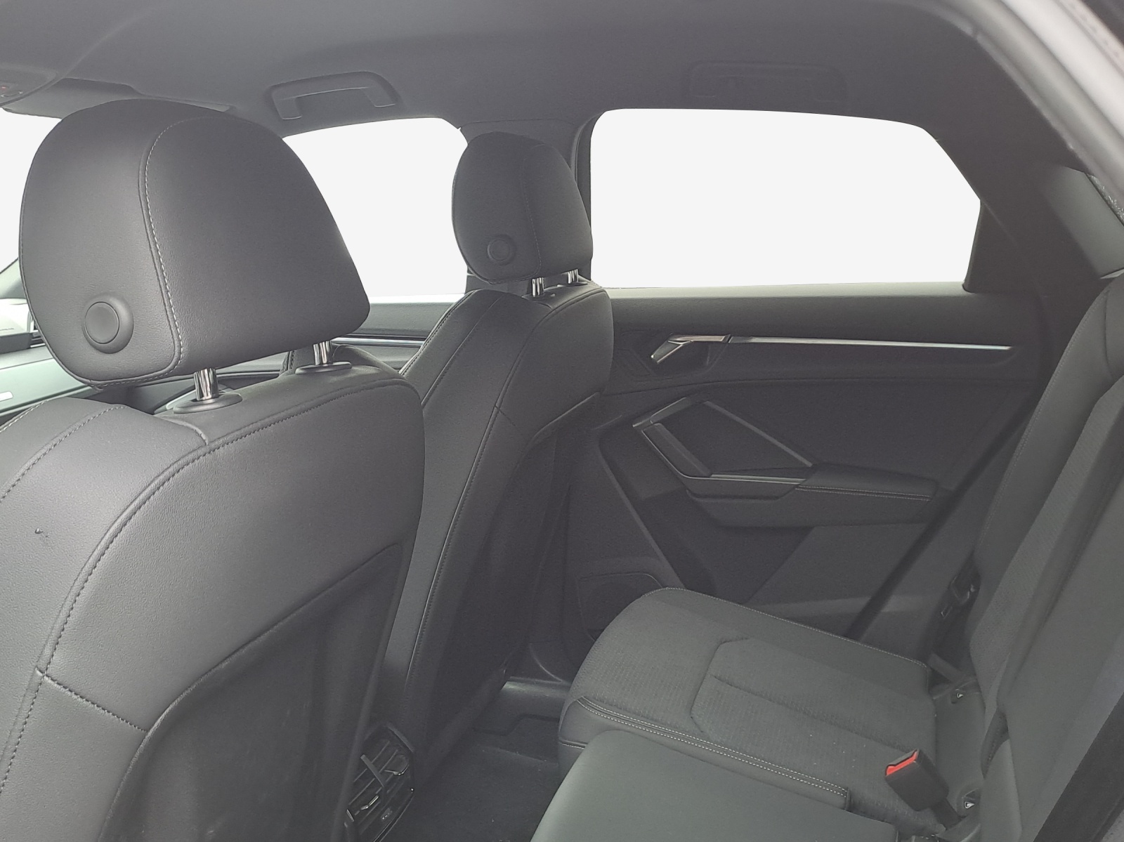 AUDI Q3 Sportback 40 TFSI S line quattro S-tronic-image-13