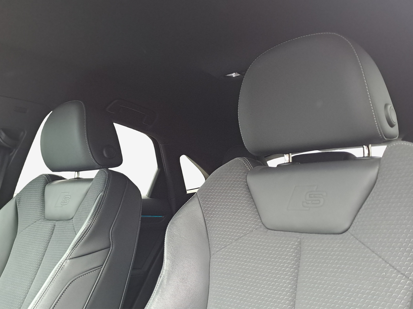 AUDI Q3 Sportback 40 TFSI S line quattro S-tronic-image-14