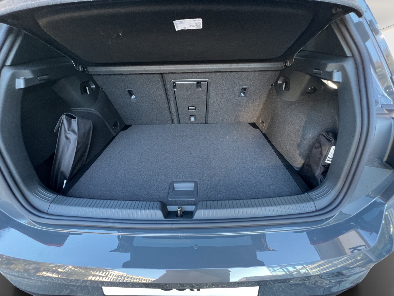 VW Golf 1.5 e TSI mHEV R-Line DSG-image-12