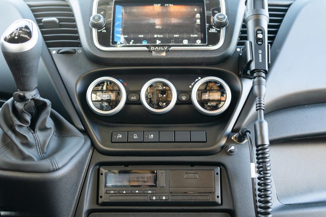 IVECO 50 C 18H A8 V 24-Sitzer-image-23