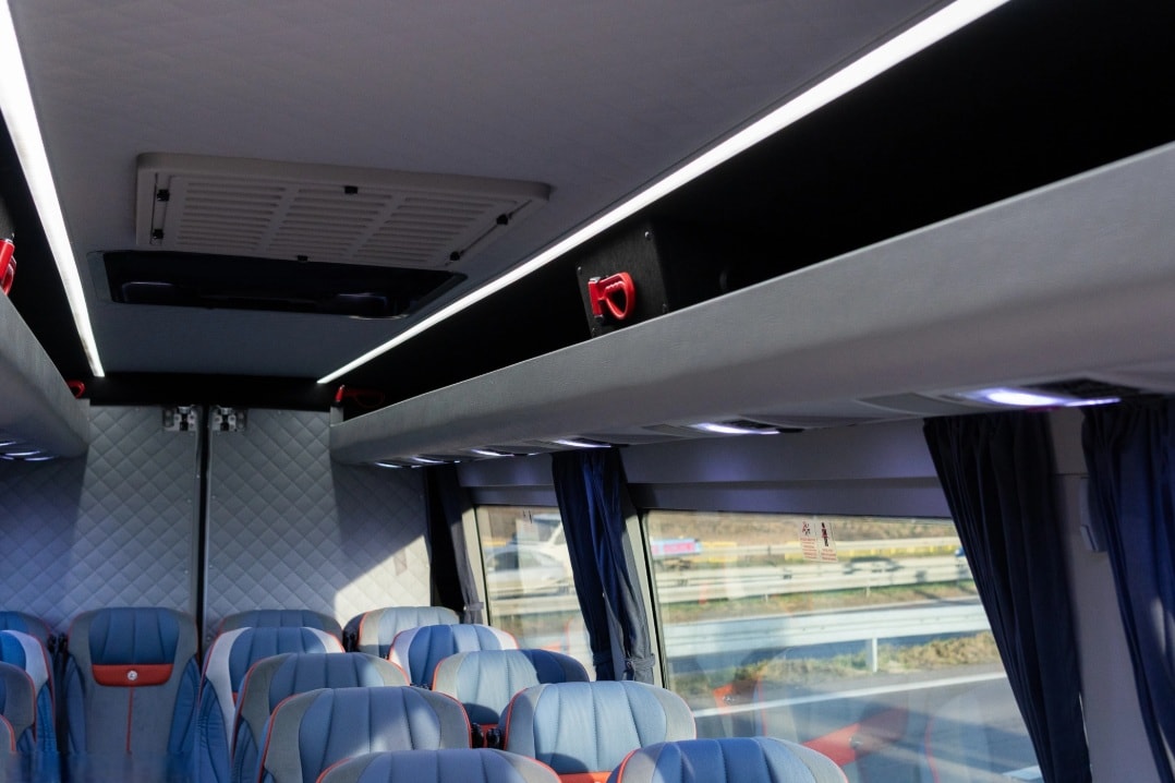 IVECO 50 C 18H A8 V 24-Sitzer-image-11