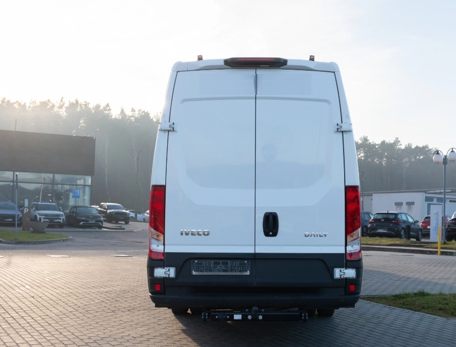 IVECO 50 C 18H A8 V 24-Sitzer-image-5