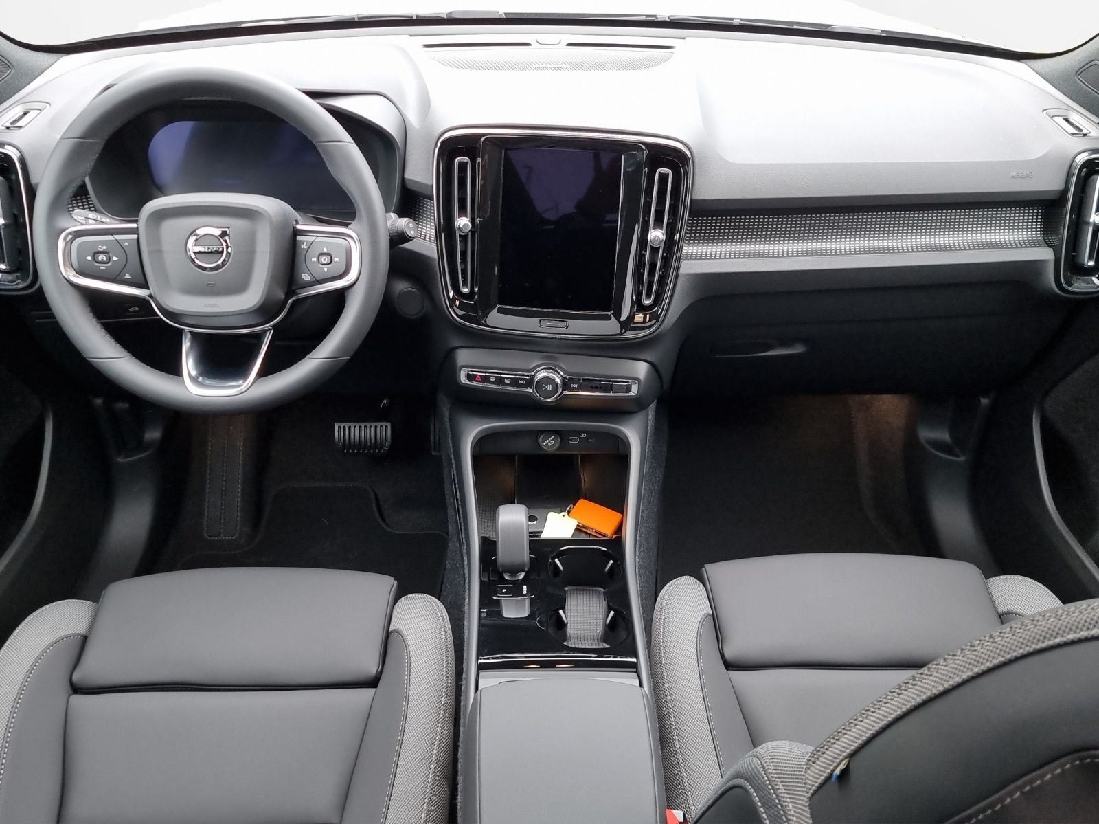 VOLVO EX40 Twin Performance Ultra AWD-image-8