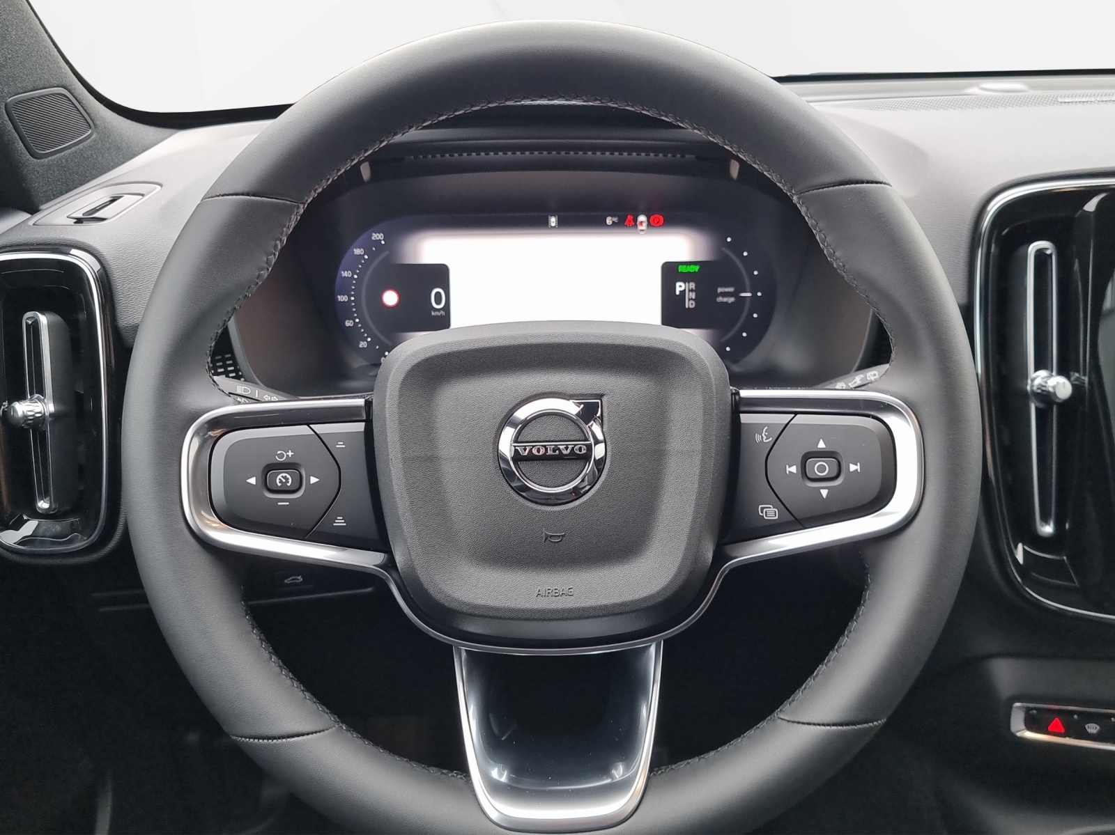VOLVO EX40 Twin Performance Ultra AWD-image-9