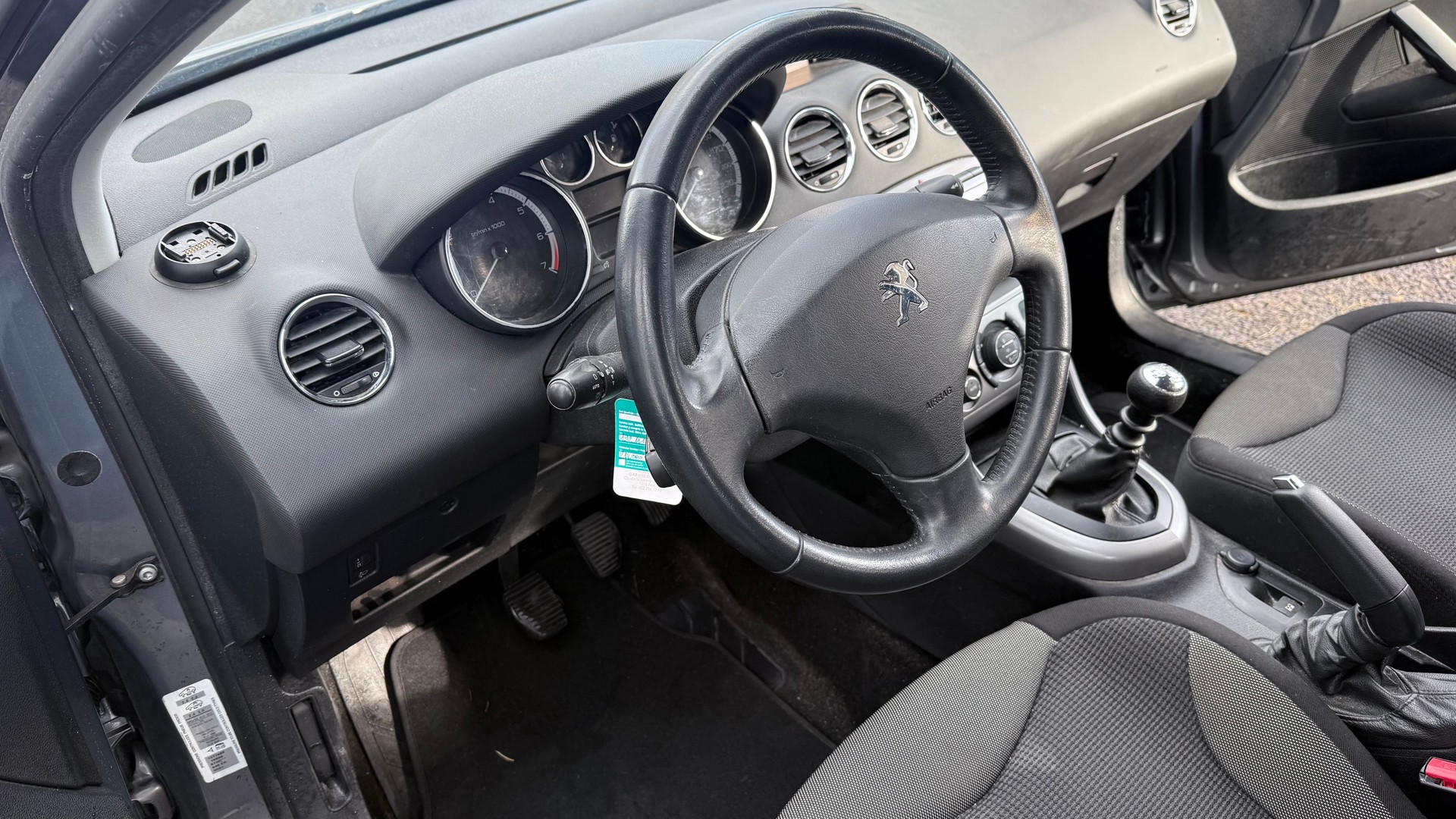 PEUGEOT 308 SW 1.6 16V Turbo Sport Pack-image-10