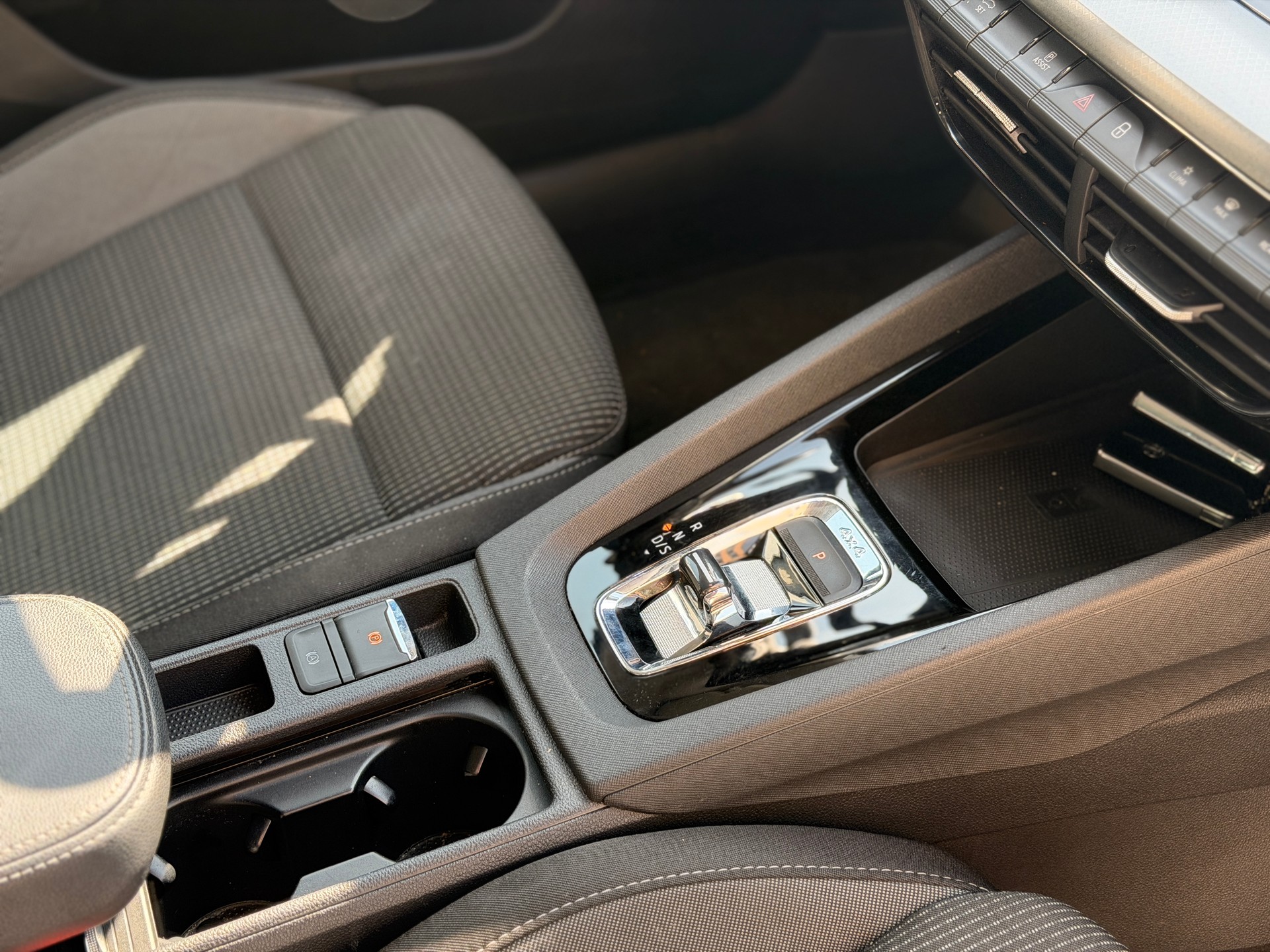 SKODA Octavia Combi 2.0 TDI DSG Ambition 4x4-image-26