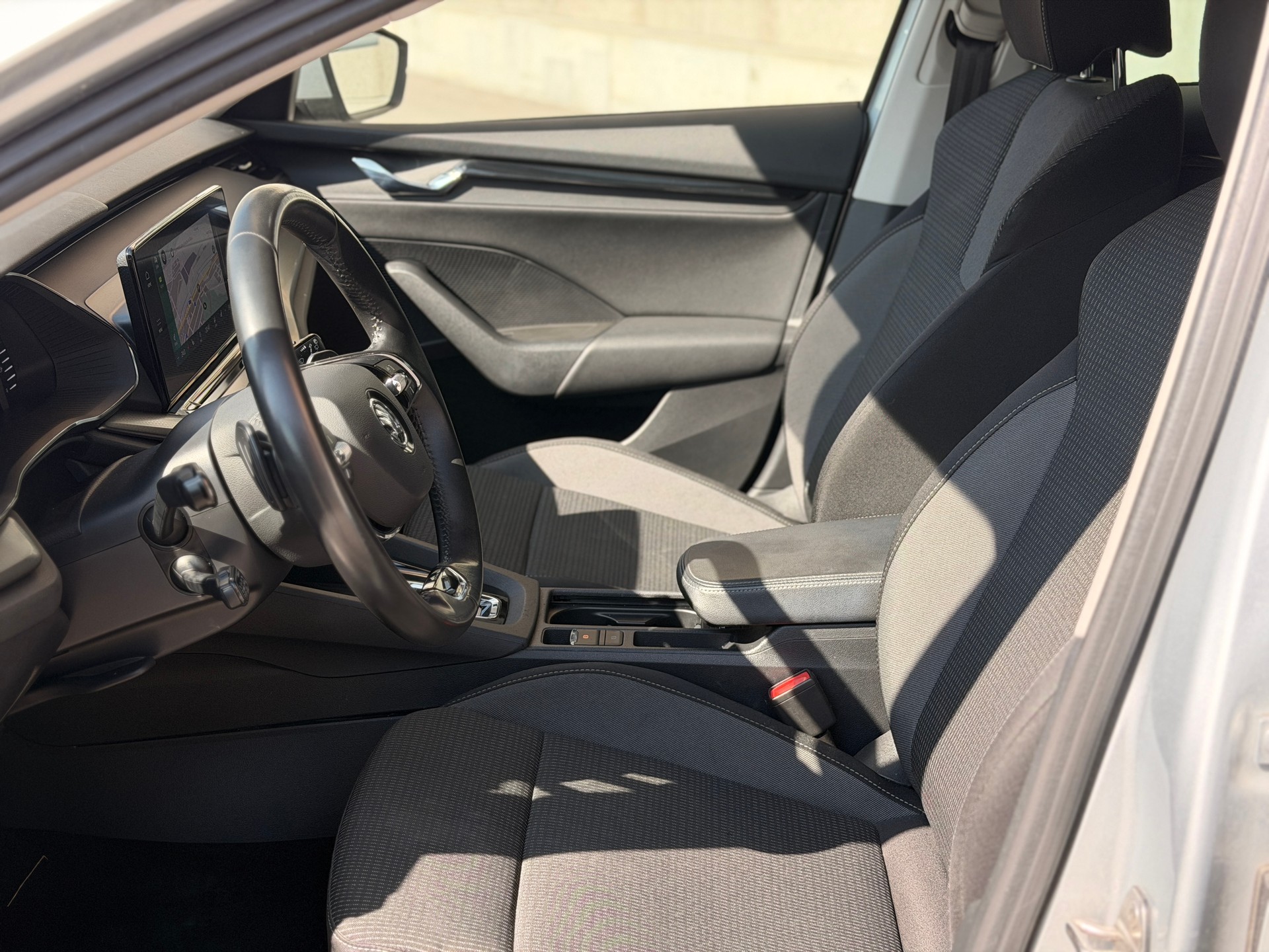 SKODA Octavia Combi 2.0 TDI DSG Ambition 4x4-image-11