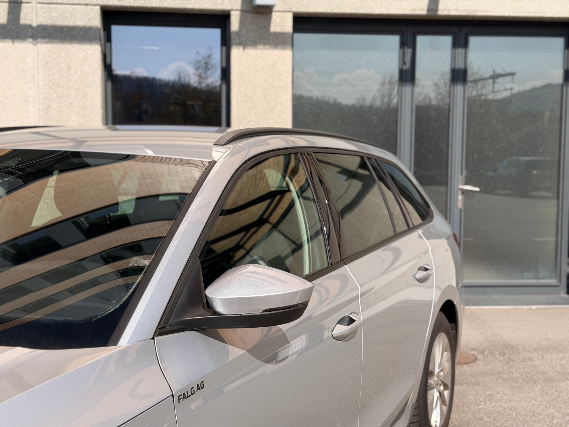 SKODA Octavia Combi 2.0 TDI DSG Ambition 4x4-image-9