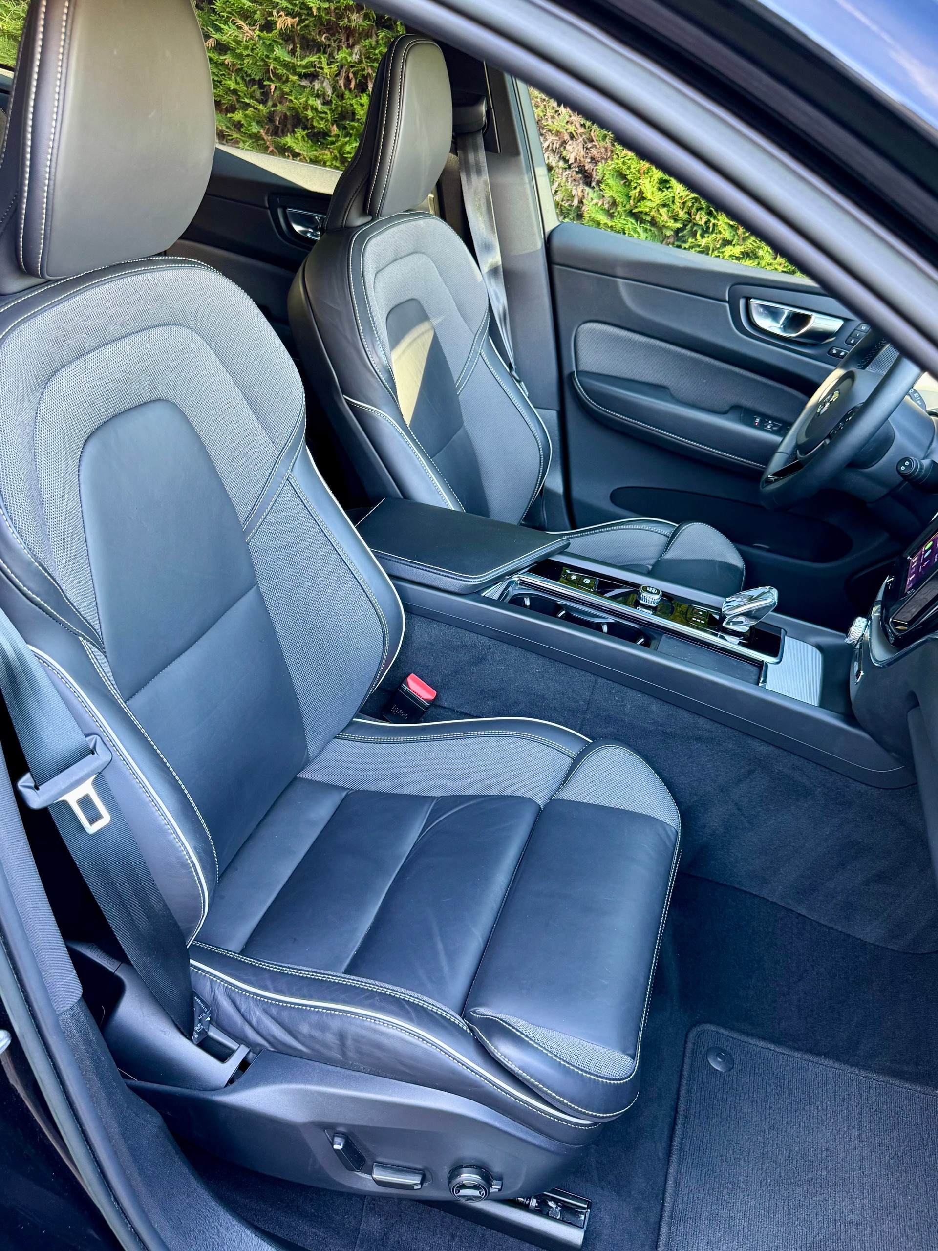 VOLVO 2.0 T6 TE Plus Dark eAWD PluginHybrid Modell 2023-image-6