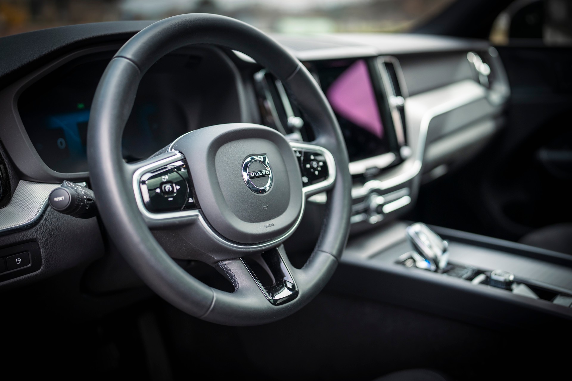 VOLVO 2.0 T6 TE Plus Dark eAWD PluginHybrid Modell 2023-image-4