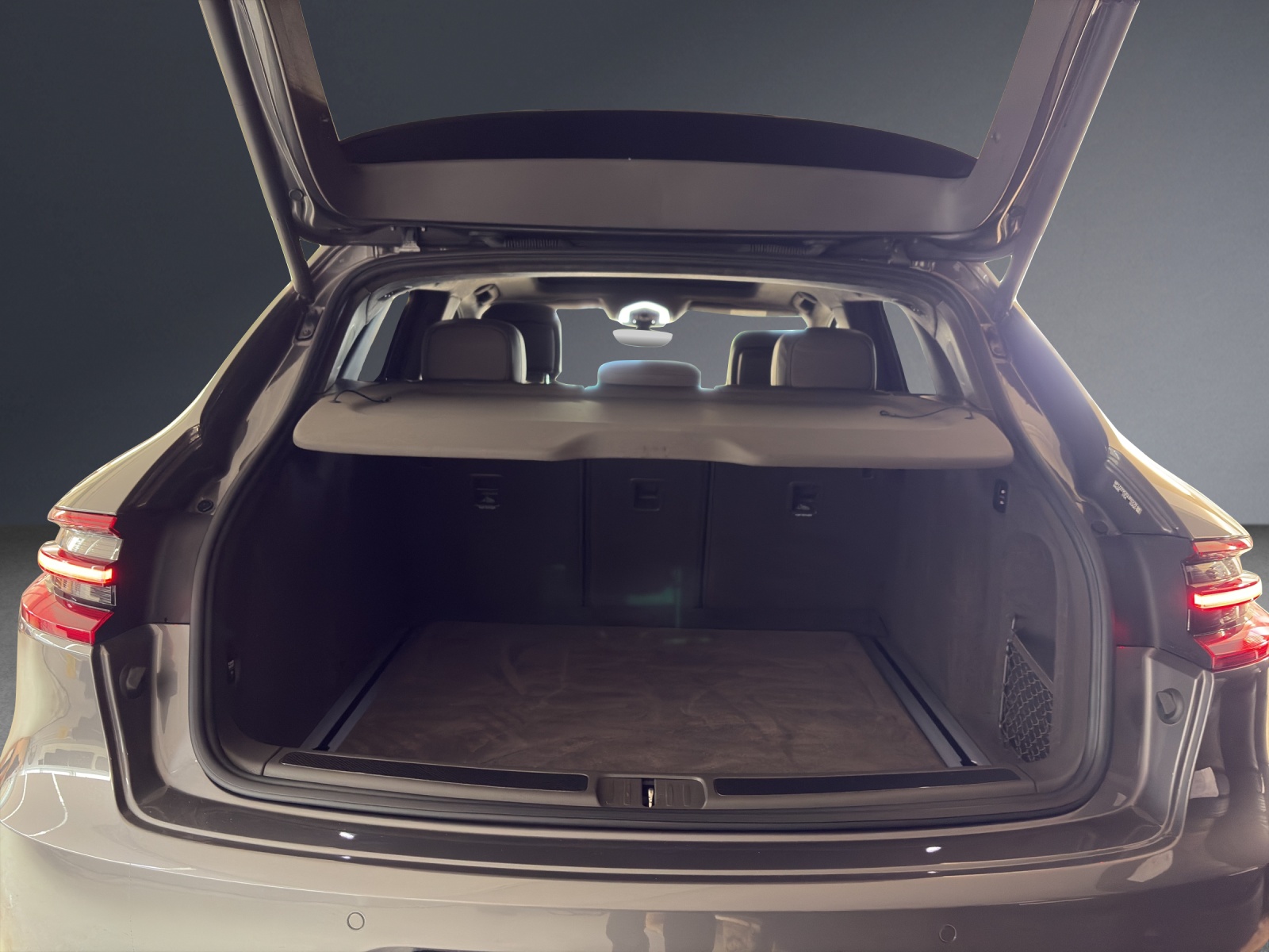 PORSCHE Macan Turbo-image-16