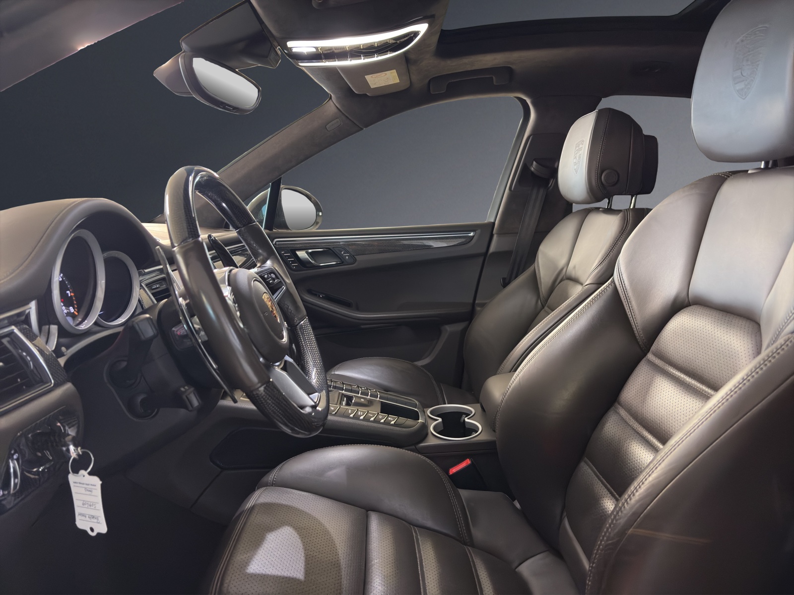 PORSCHE Macan Turbo-image-5