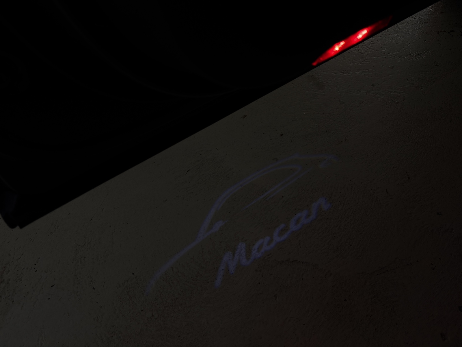 PORSCHE Macan Turbo-image-18