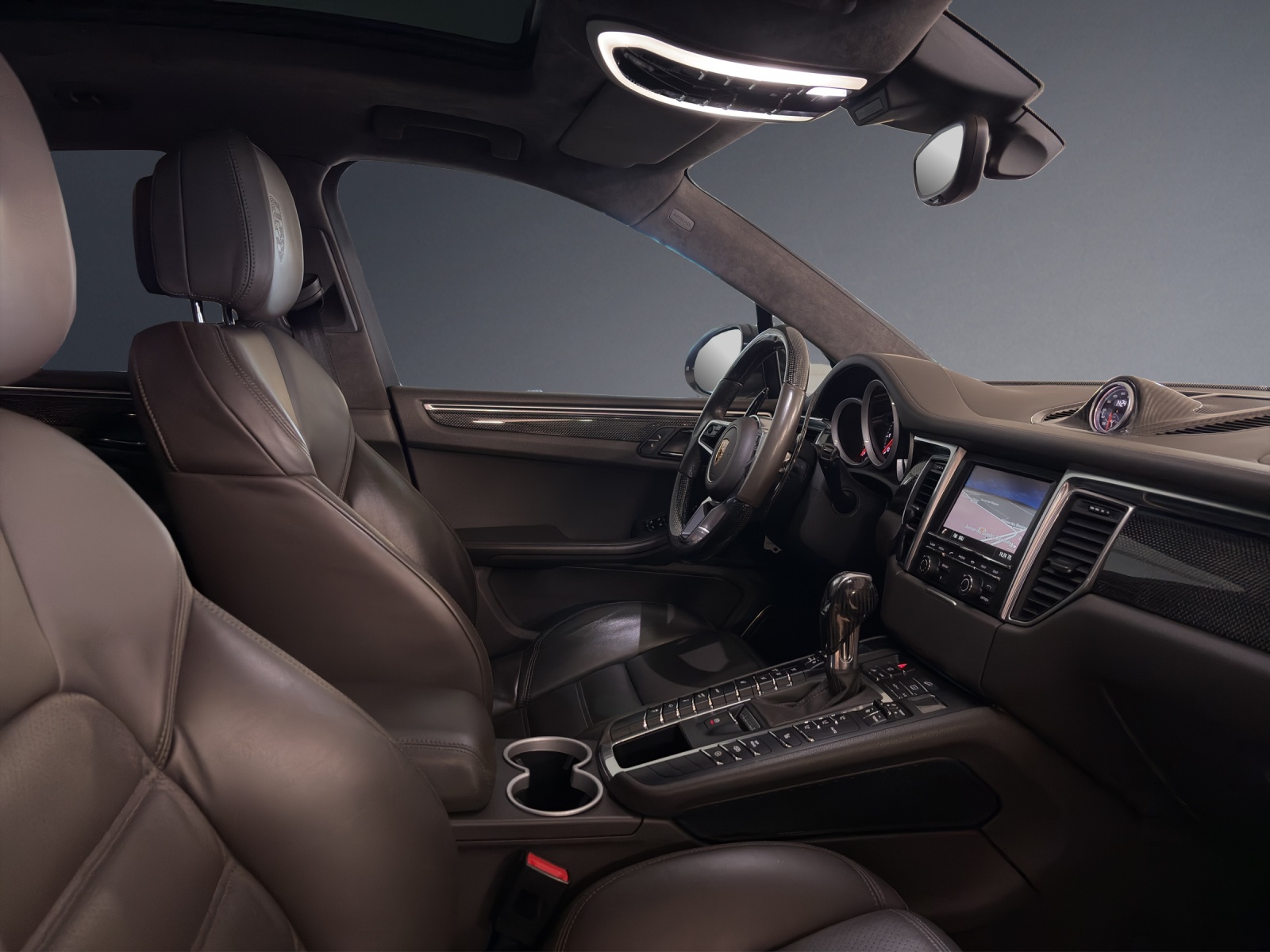 PORSCHE Macan Turbo-image-6