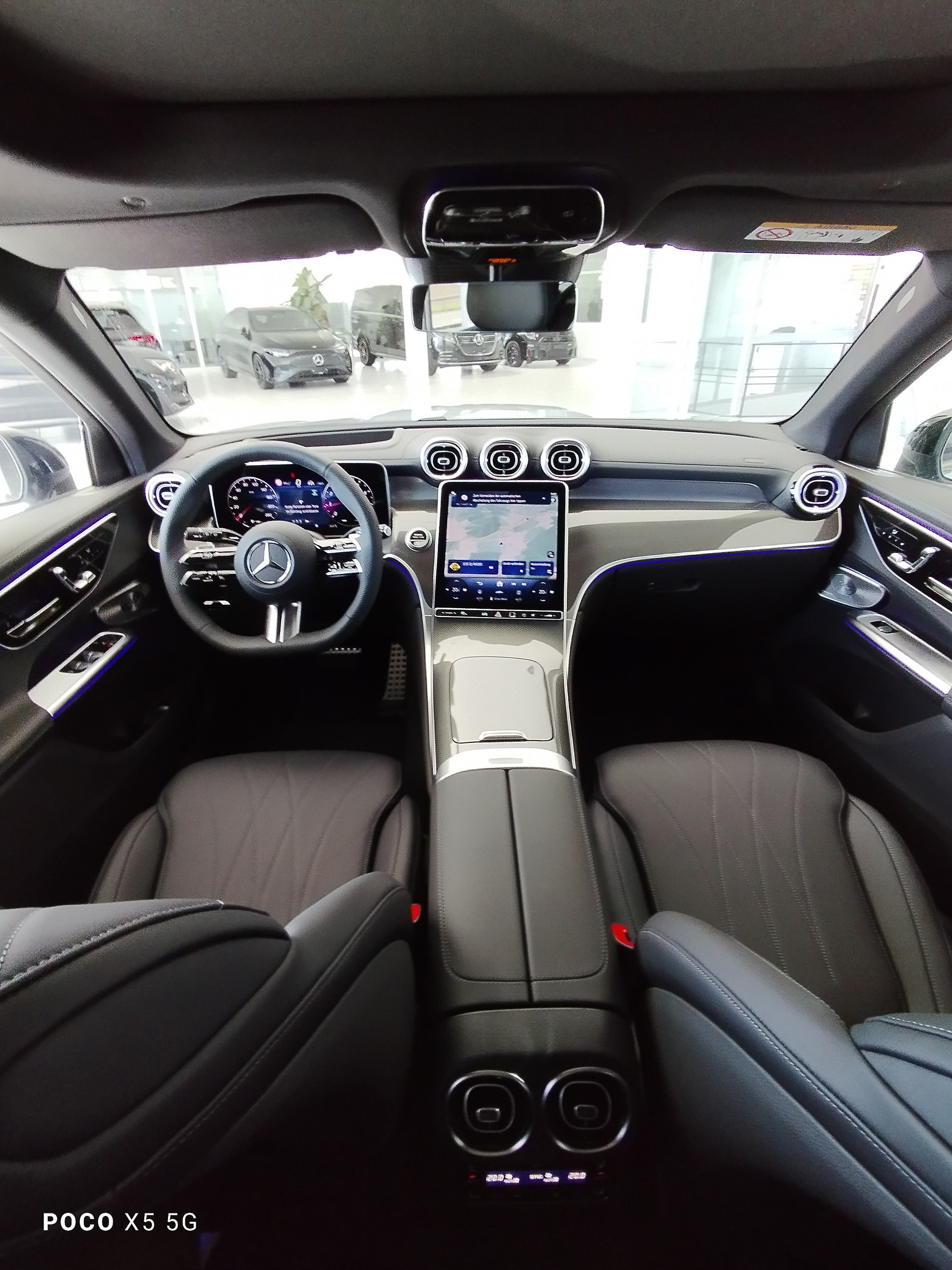 MERCEDES-BENZ GLC 300 4Matic-image-9