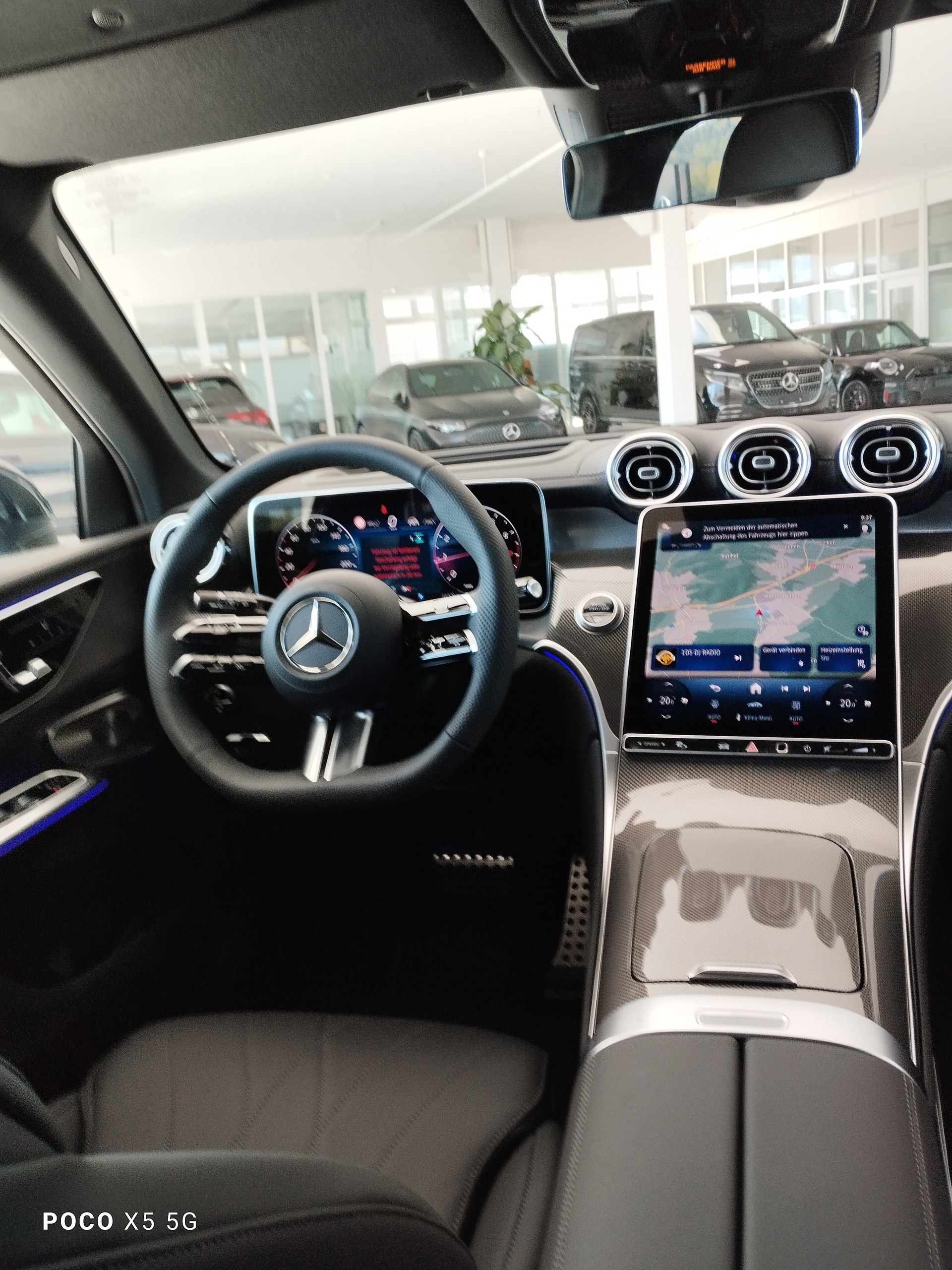 MERCEDES-BENZ GLC 300 4Matic-image-10