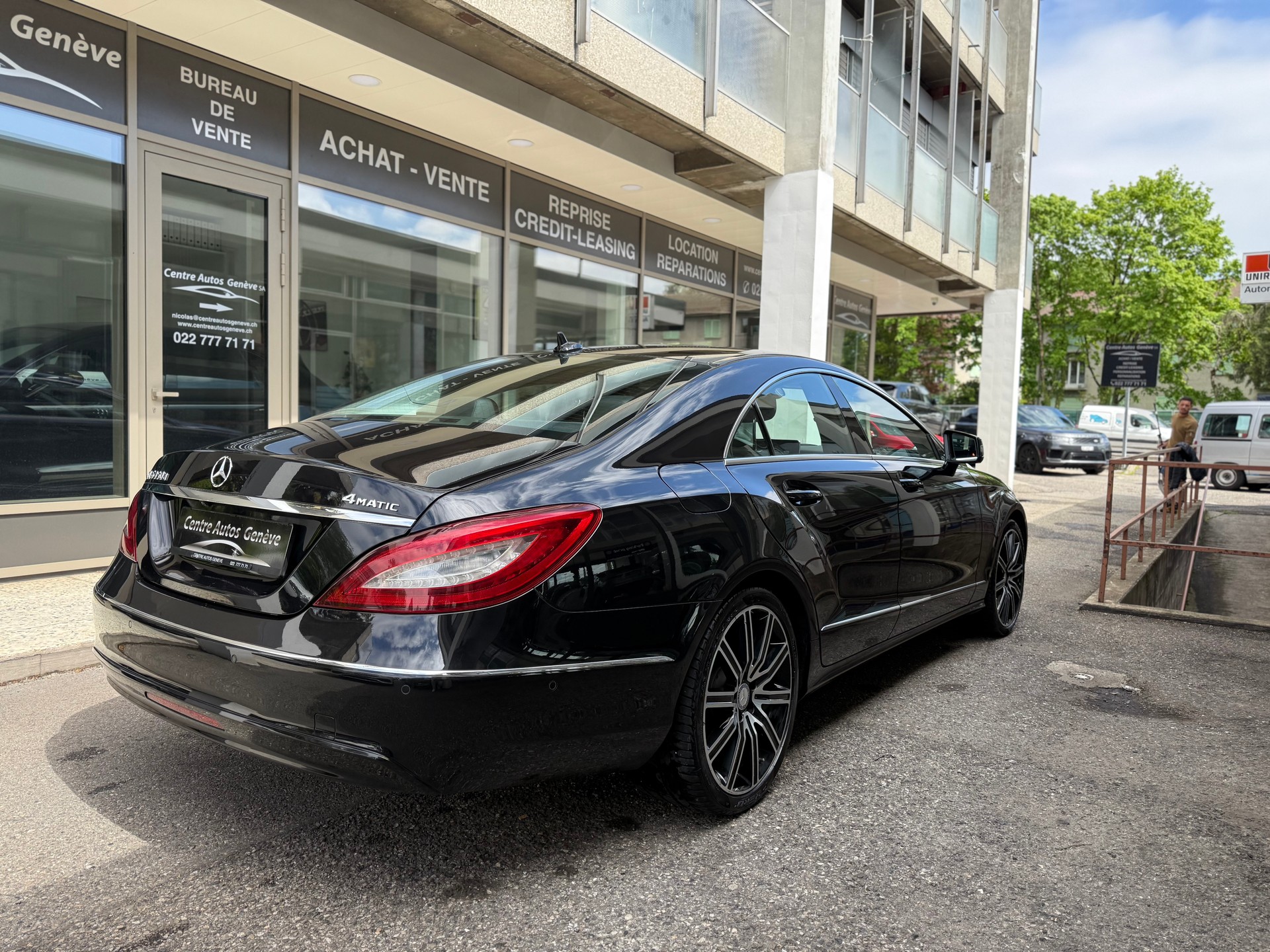 MERCEDES-BENZ CLS 350 d 4Matic 9G-Tronic-image-4