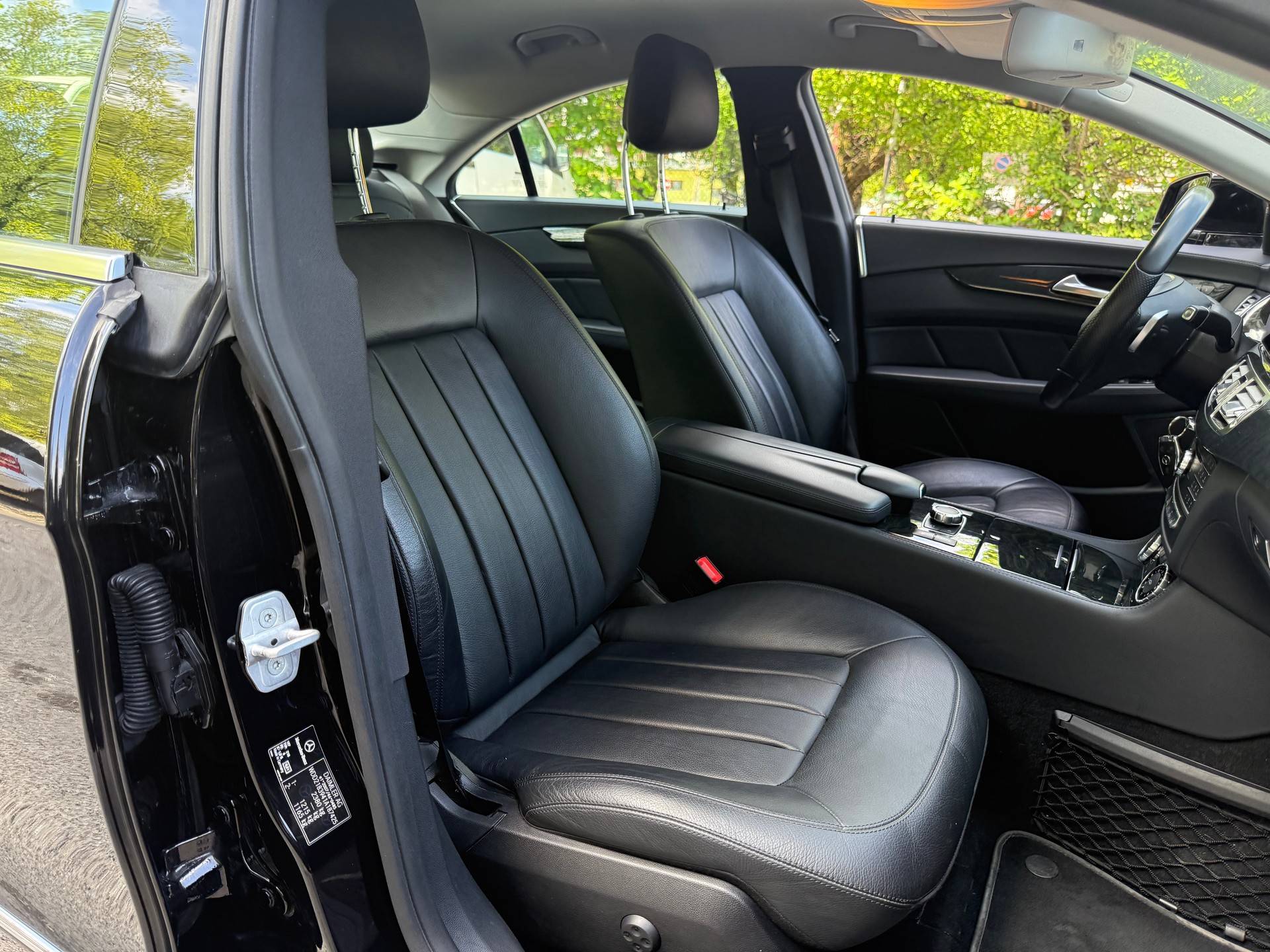 MERCEDES-BENZ CLS 350 d 4Matic 9G-Tronic-image-11