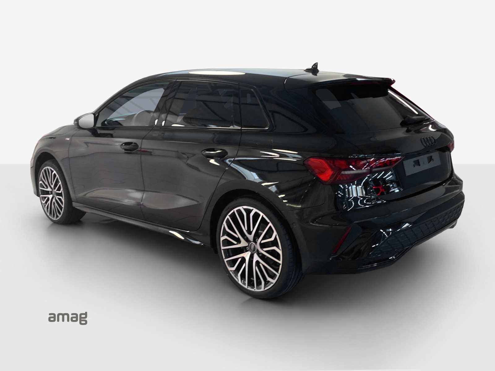 AUDI A3 Sportback TFSI 110 kW S line Attraction S tronic-image-2