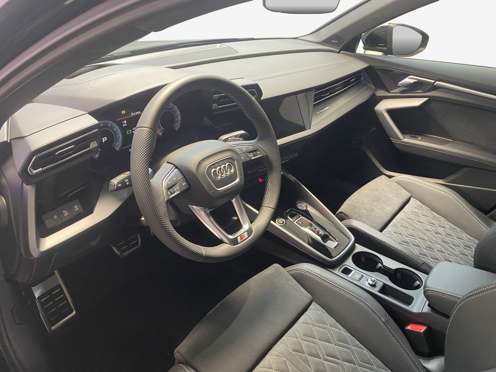 AUDI A3 Sportback TFSI 110 kW S line Attraction S tronic-image-14