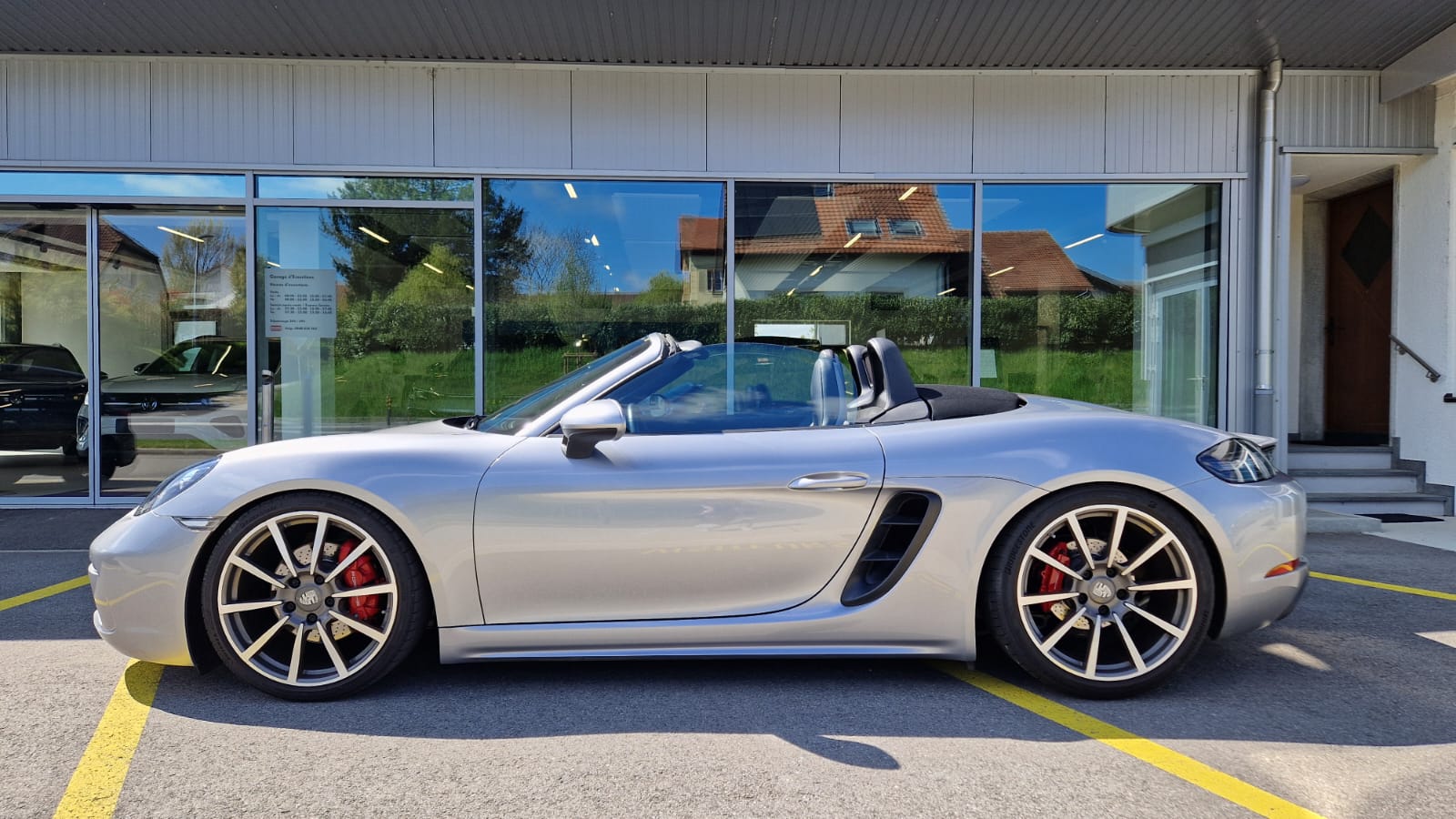 PORSCHE 718 Boxster S 2.5-showroom-element-1