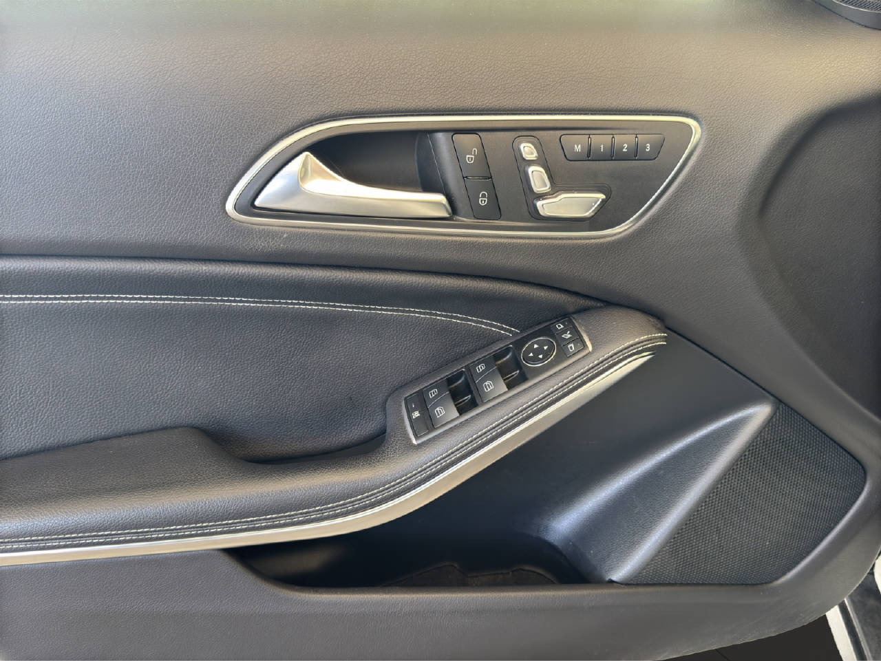 MERCEDES-BENZ GLA 200 d Urban 136PS Automat-image-16