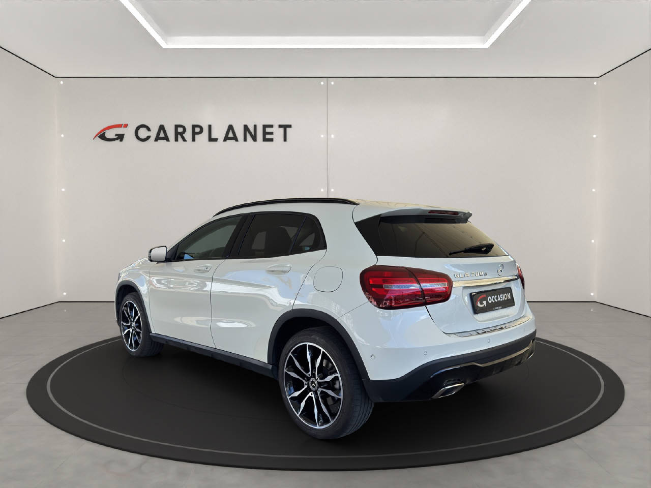 MERCEDES-BENZ GLA 200 d Urban 136PS Automat-image-3
