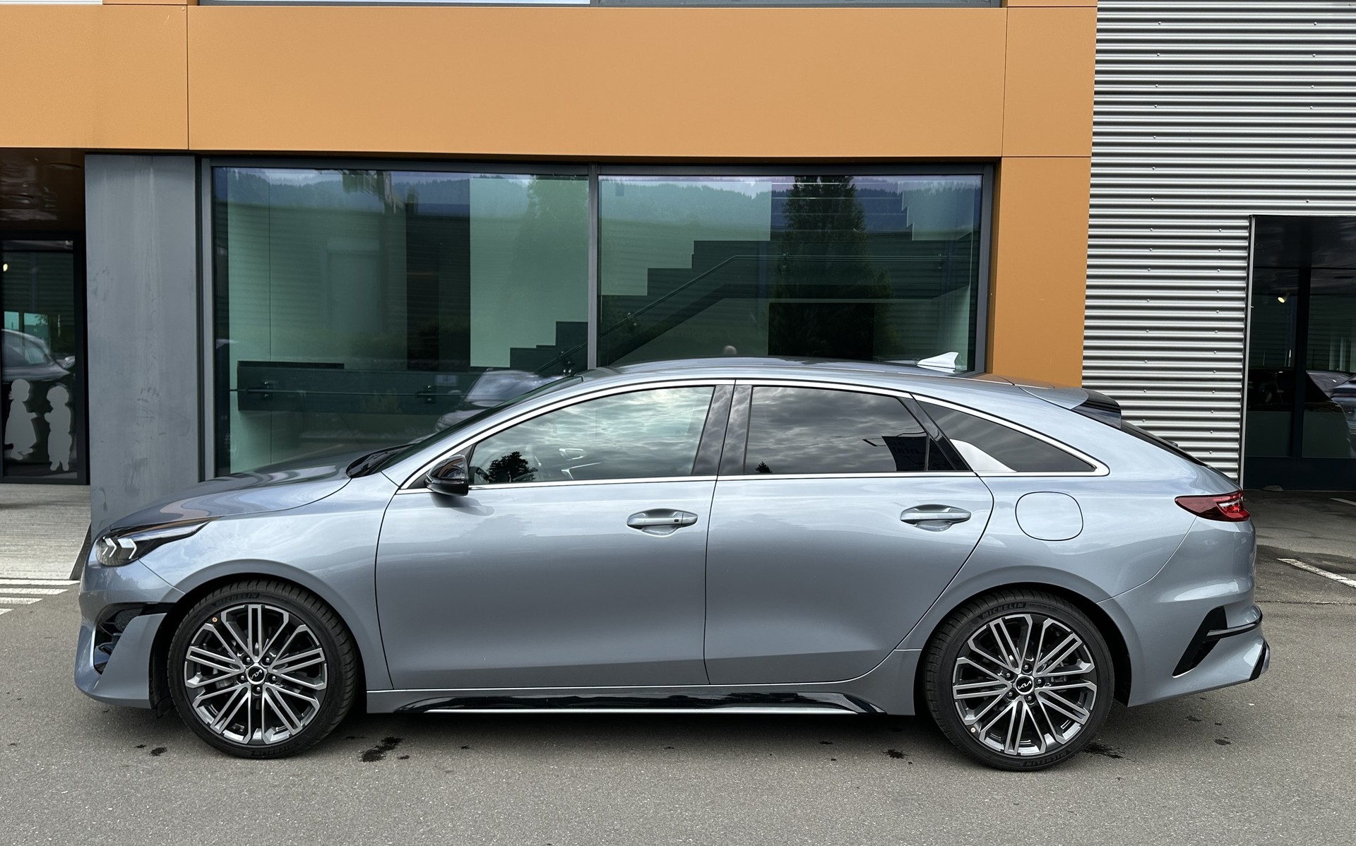 KIA ProCeed 1.5 T-GDi MHEV GT-Line DCT-image-3