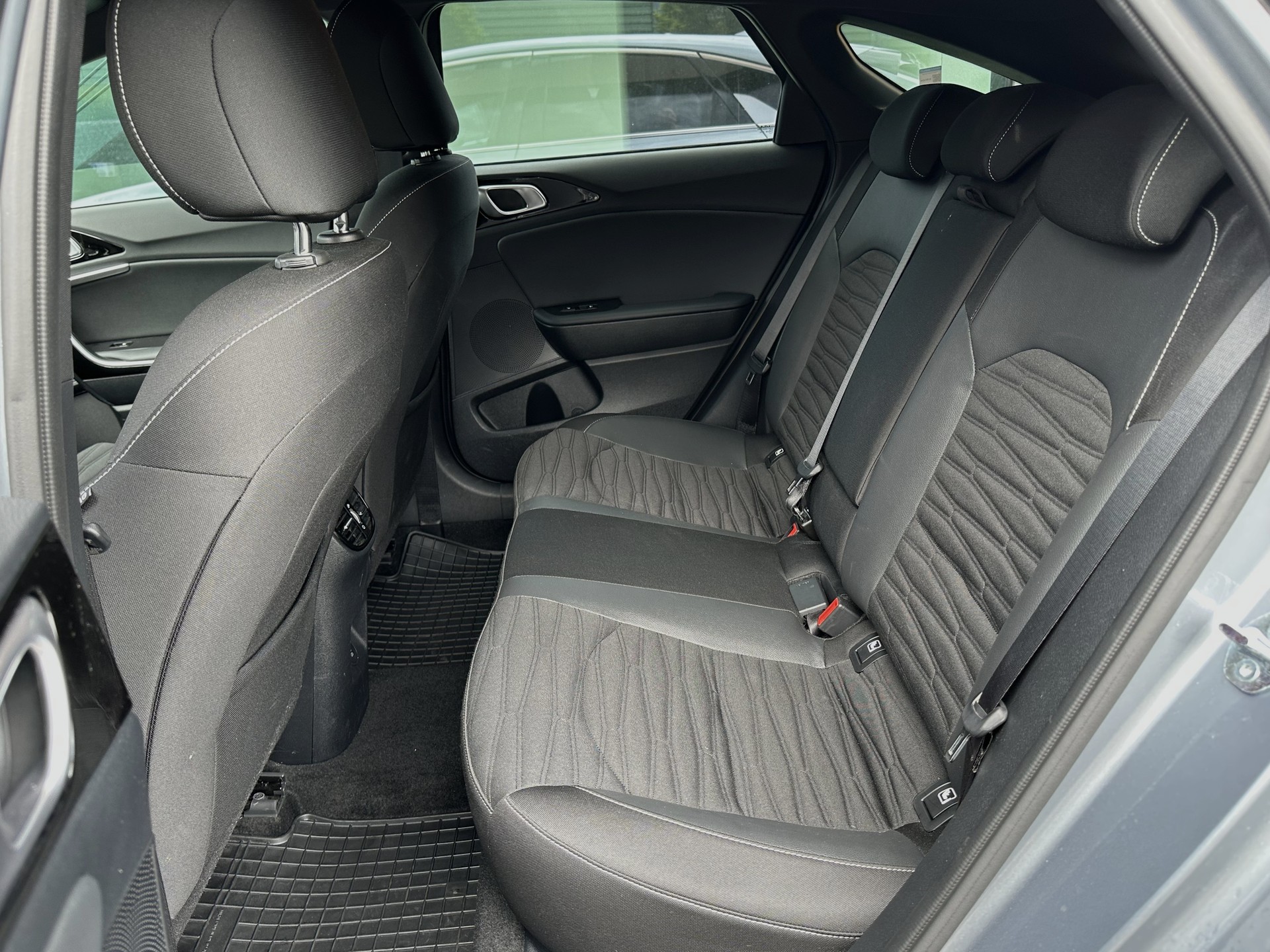 KIA ProCeed 1.5 T-GDi MHEV GT-Line DCT-image-6