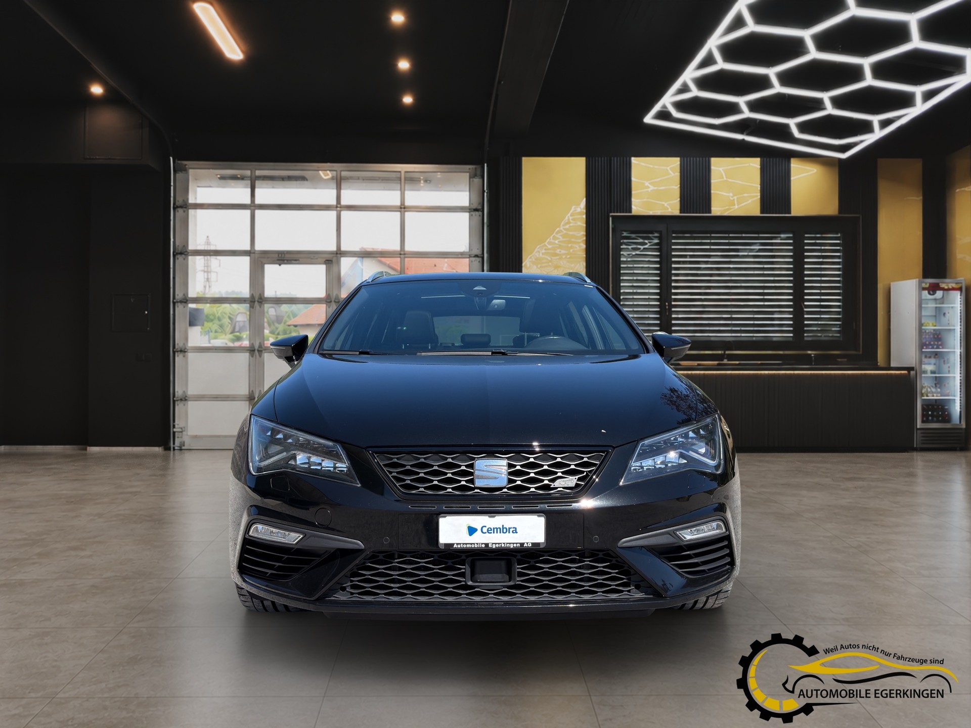 SEAT Leon ST 2.0 TSI 300 Cupra 4Drive DSG-image-1