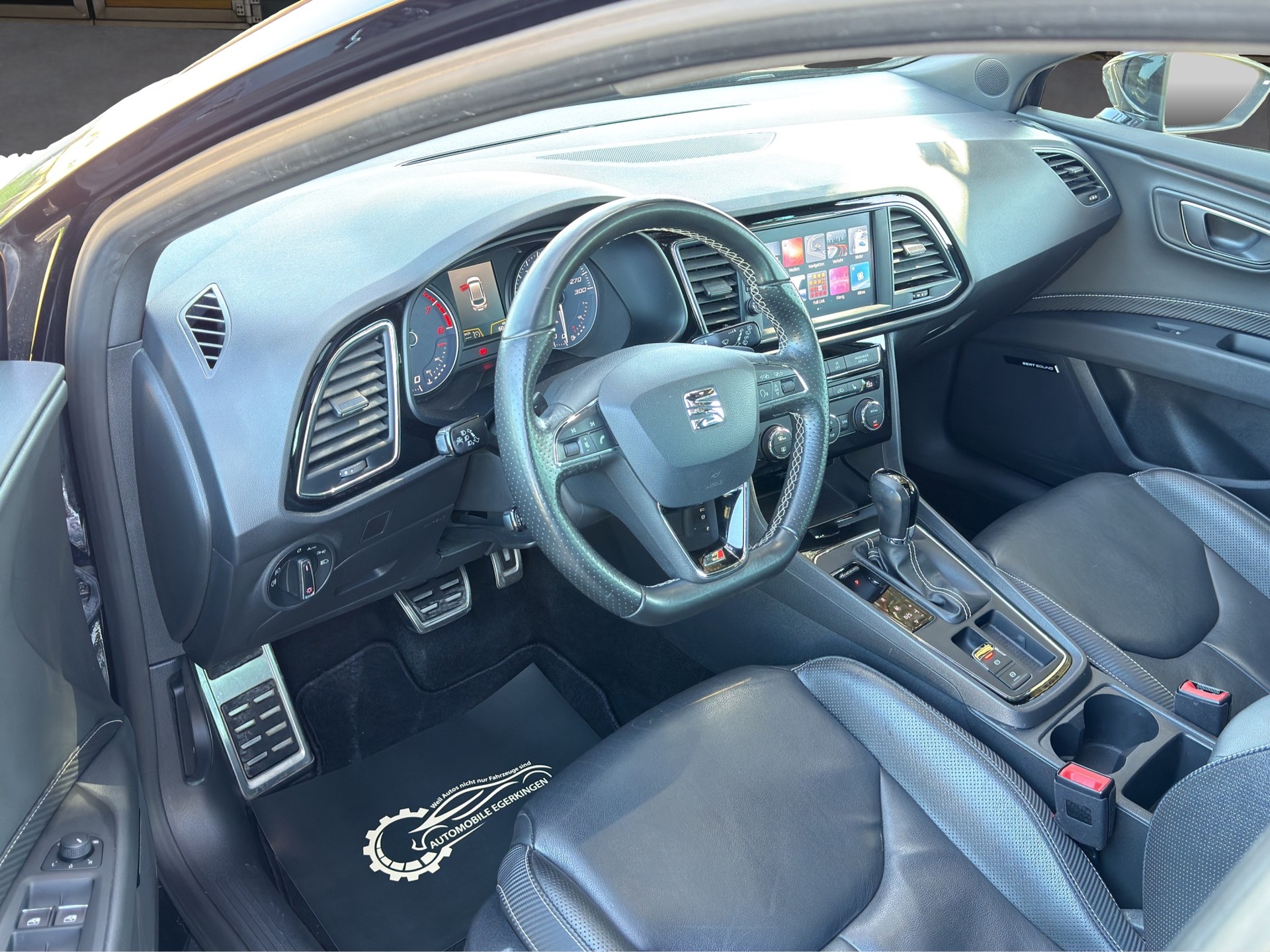 SEAT Leon ST 2.0 TSI 300 Cupra 4Drive DSG-image-8