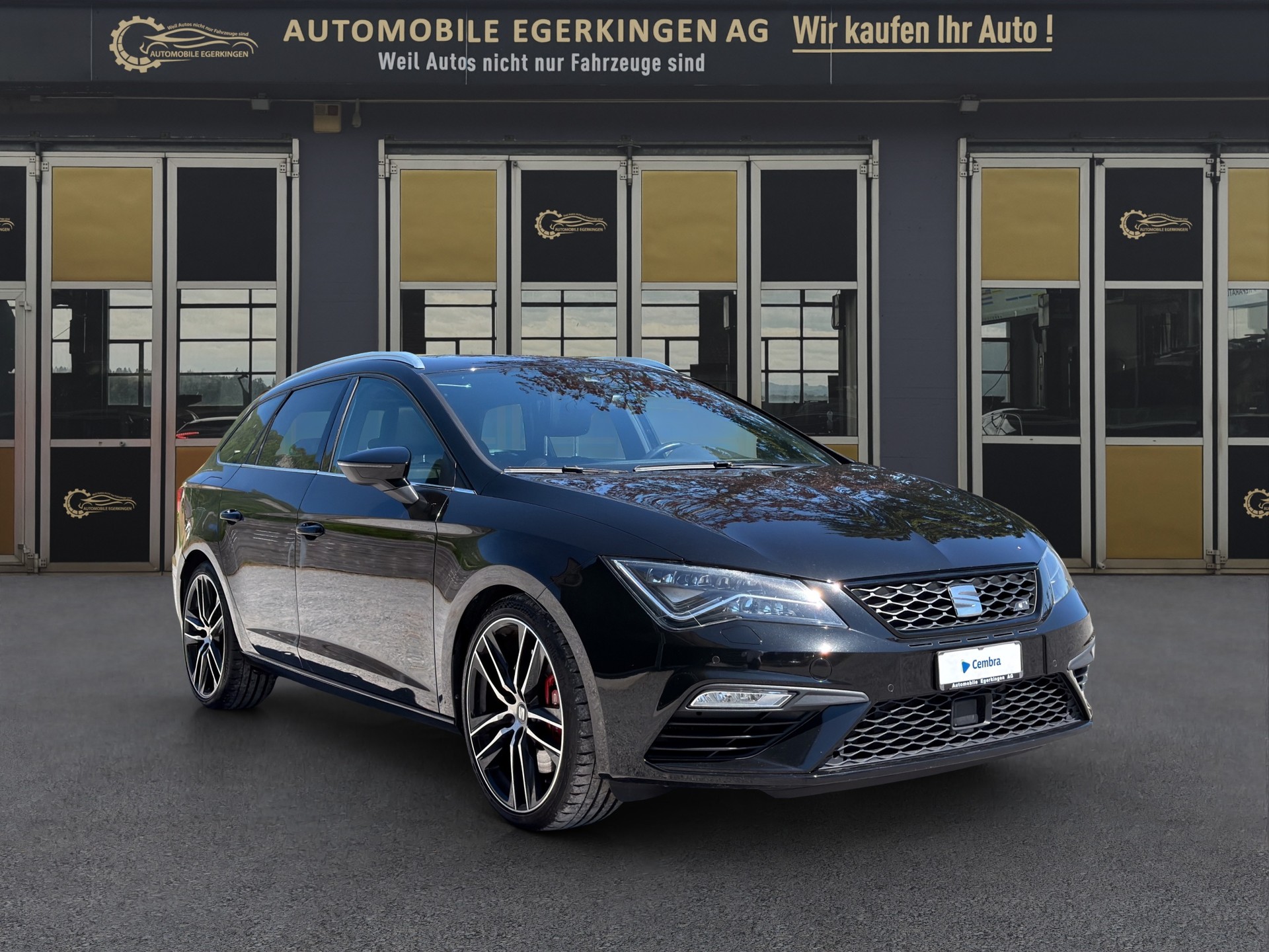 SEAT Leon ST 2.0 TSI 300 Cupra 4Drive DSG-image-2