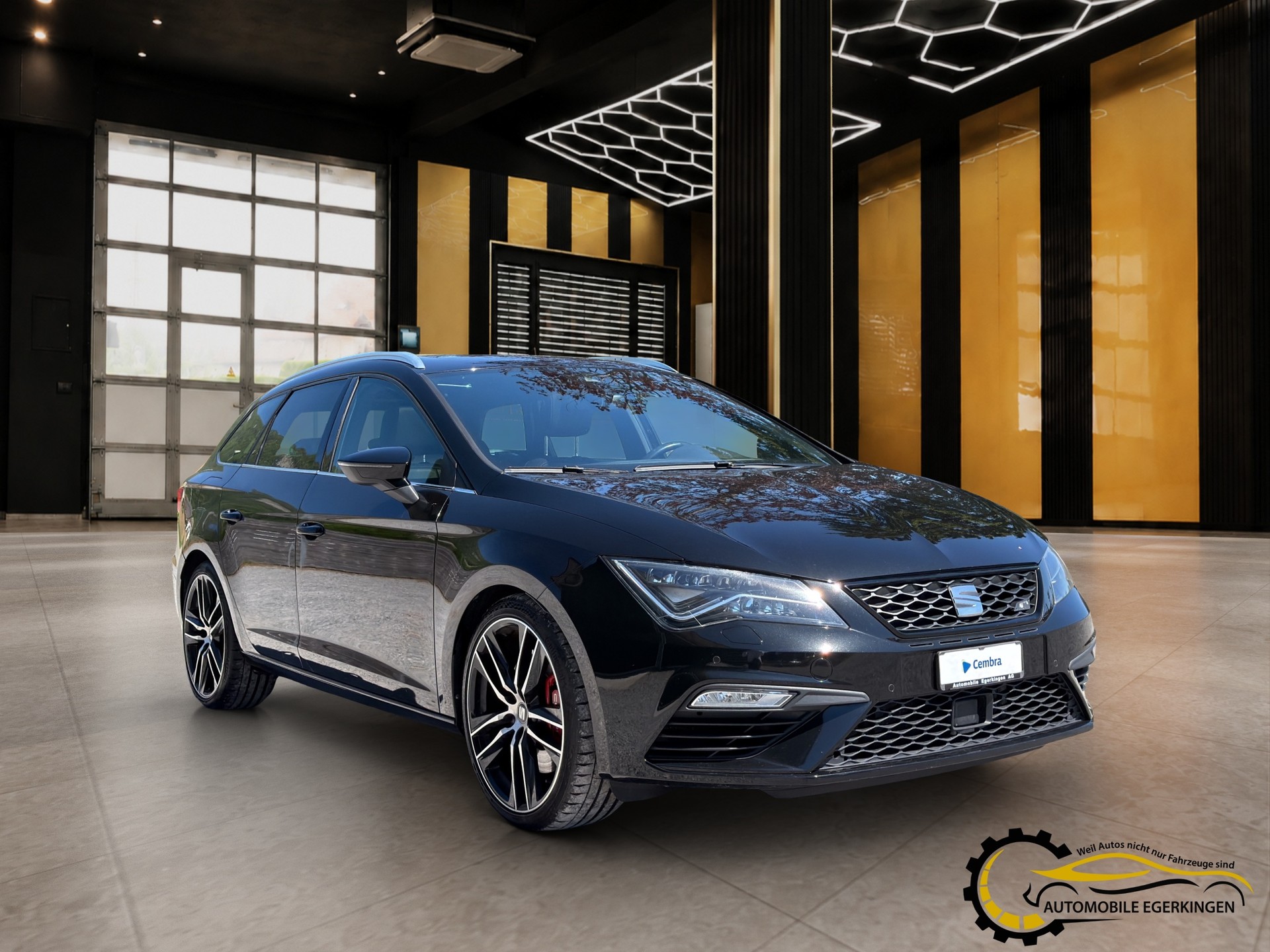 SEAT Leon ST 2.0 TSI 300 Cupra 4Drive DSG-image-2